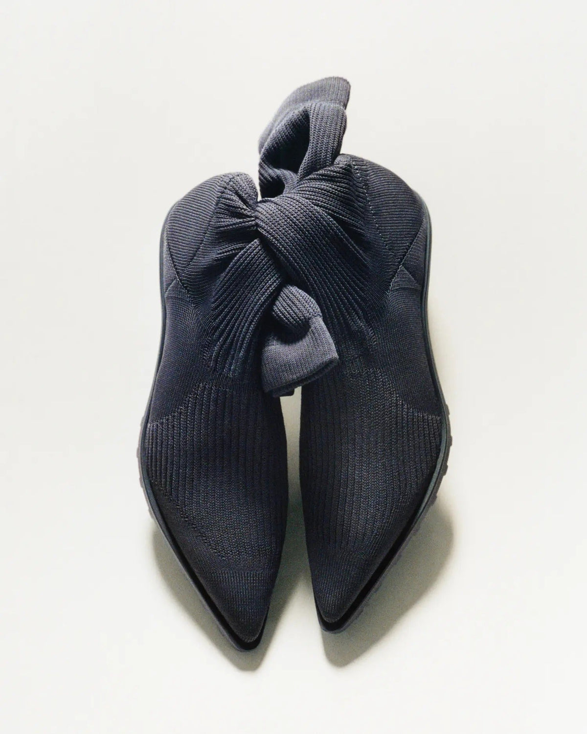Camper × Issey Miyake Anna : de la semelle au vêtement - ADG Studio™