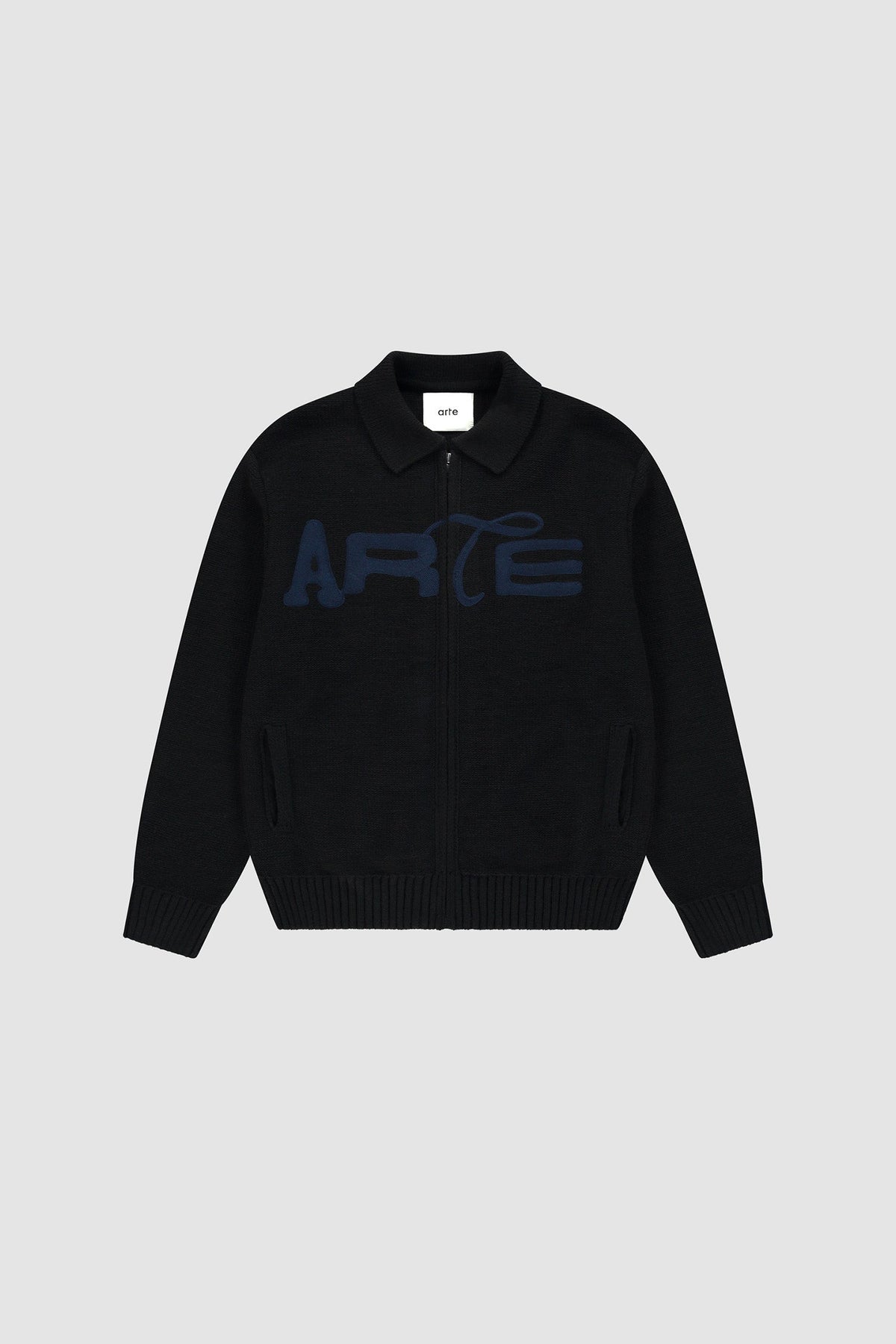 Arte Antwerp AW26 Stencil Zip Cardigan noir — ADG Studio