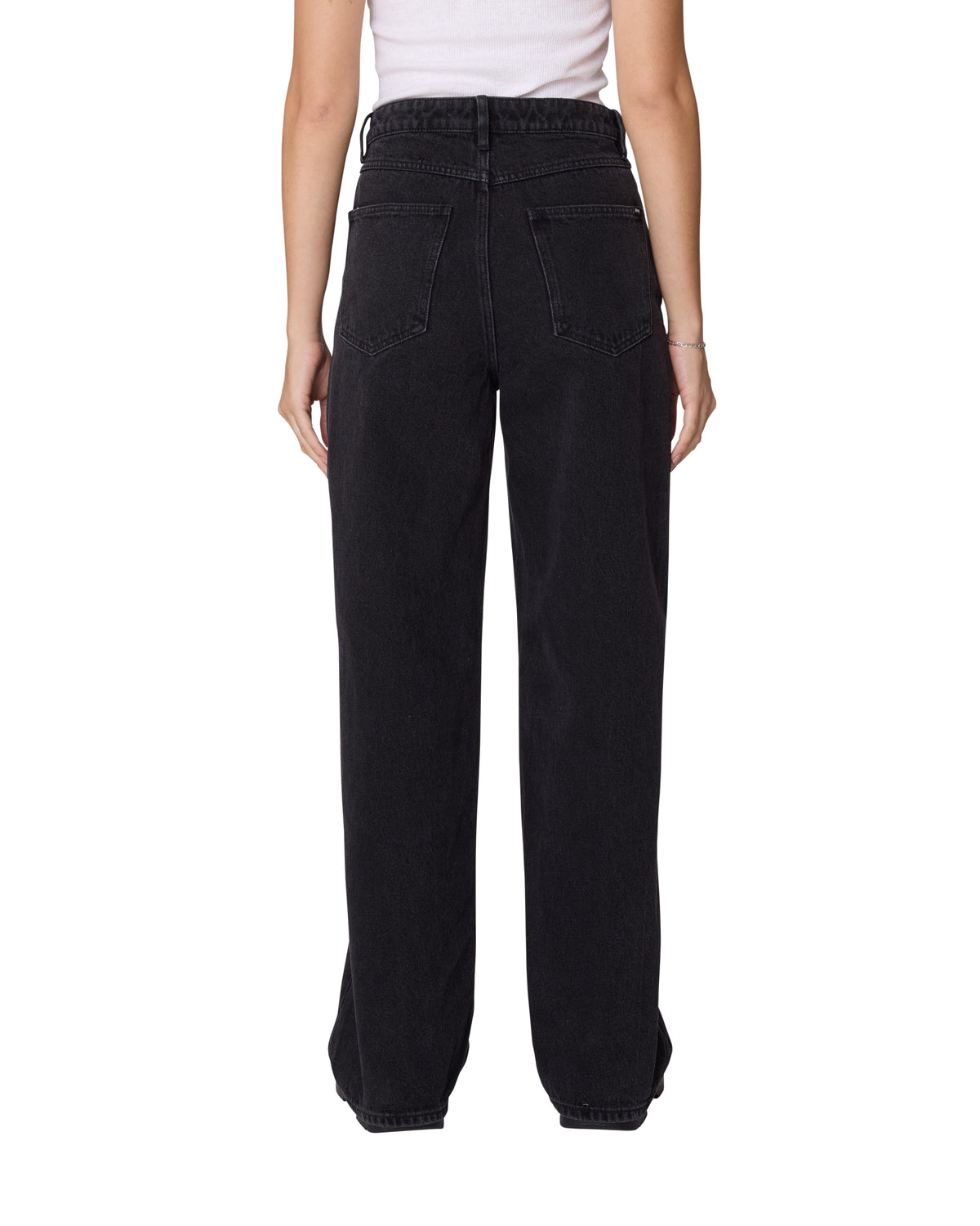 Obey – Relaxed wide denim – Faded black, portée, vue de dos