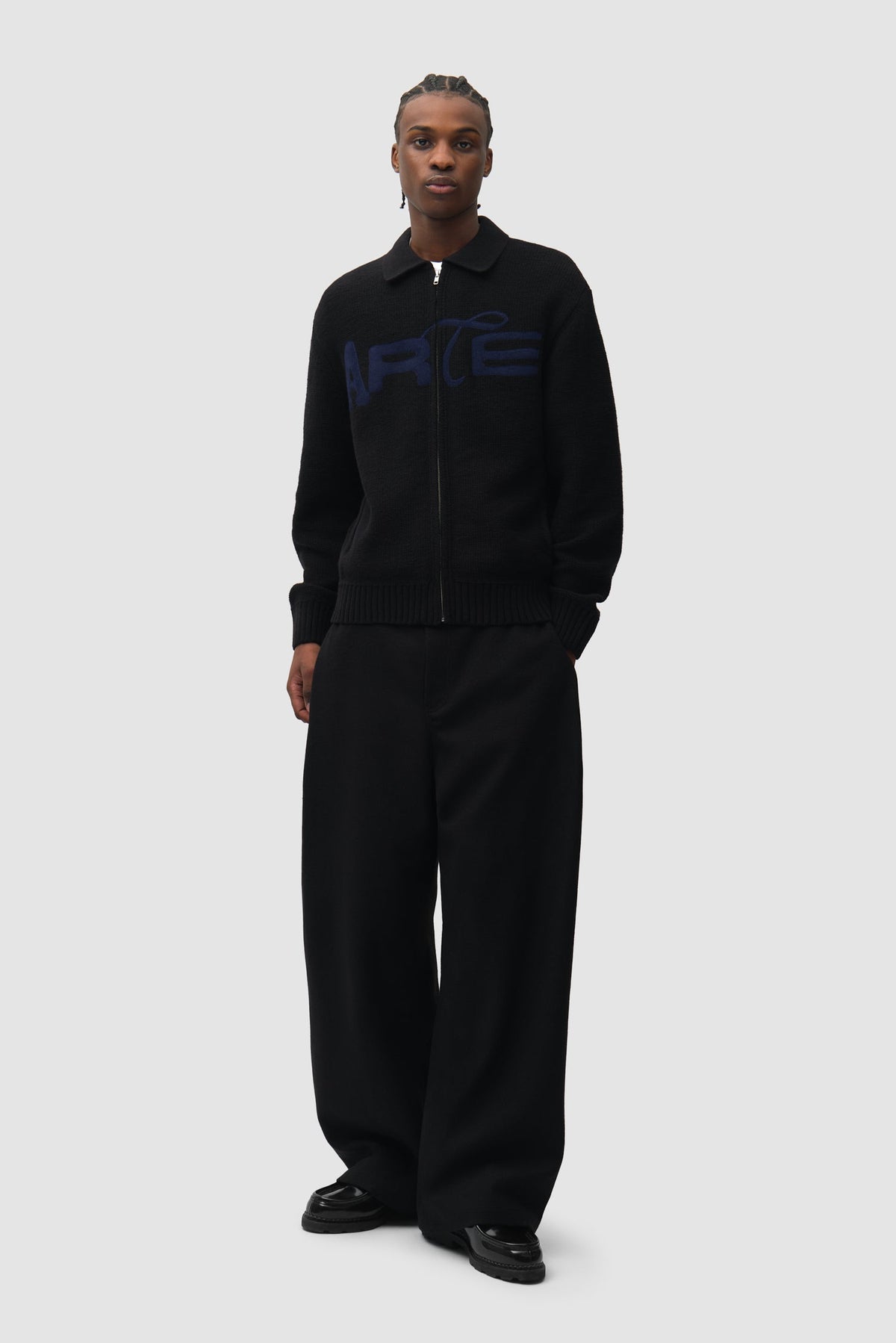 Arte Antwerp AW26 Stencil Zip Cardigan noir — ADG Studio