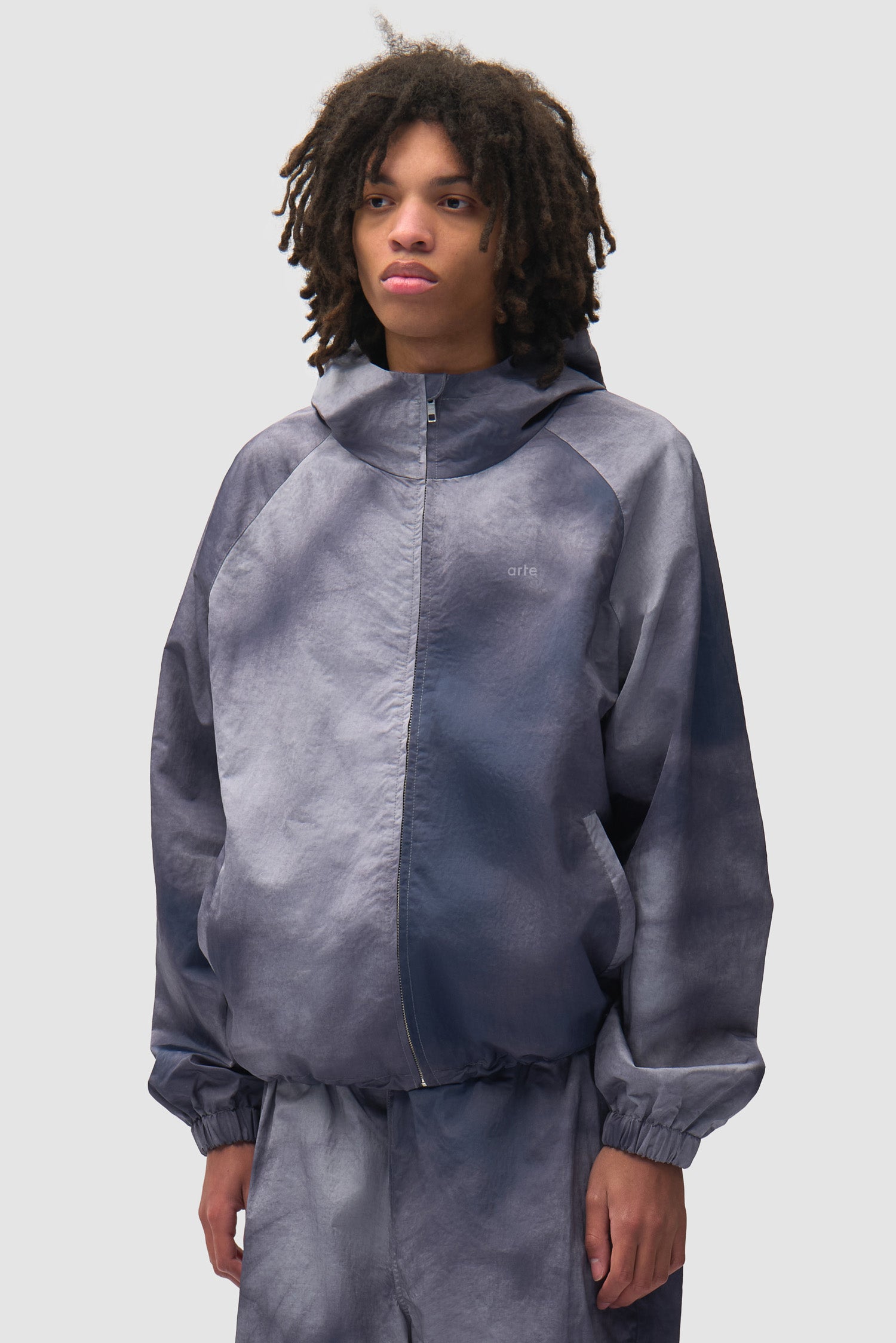 Arte Antwerp Sunfade Aero Track Jacket bleu marine — lookbook face