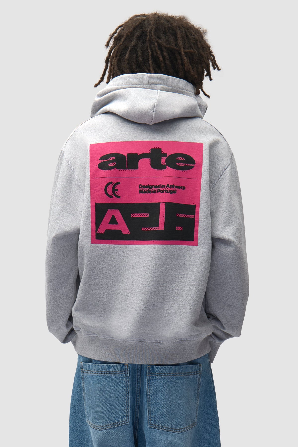 Arte Antwerp Pink Serial Hoodie gris — lookbook dos