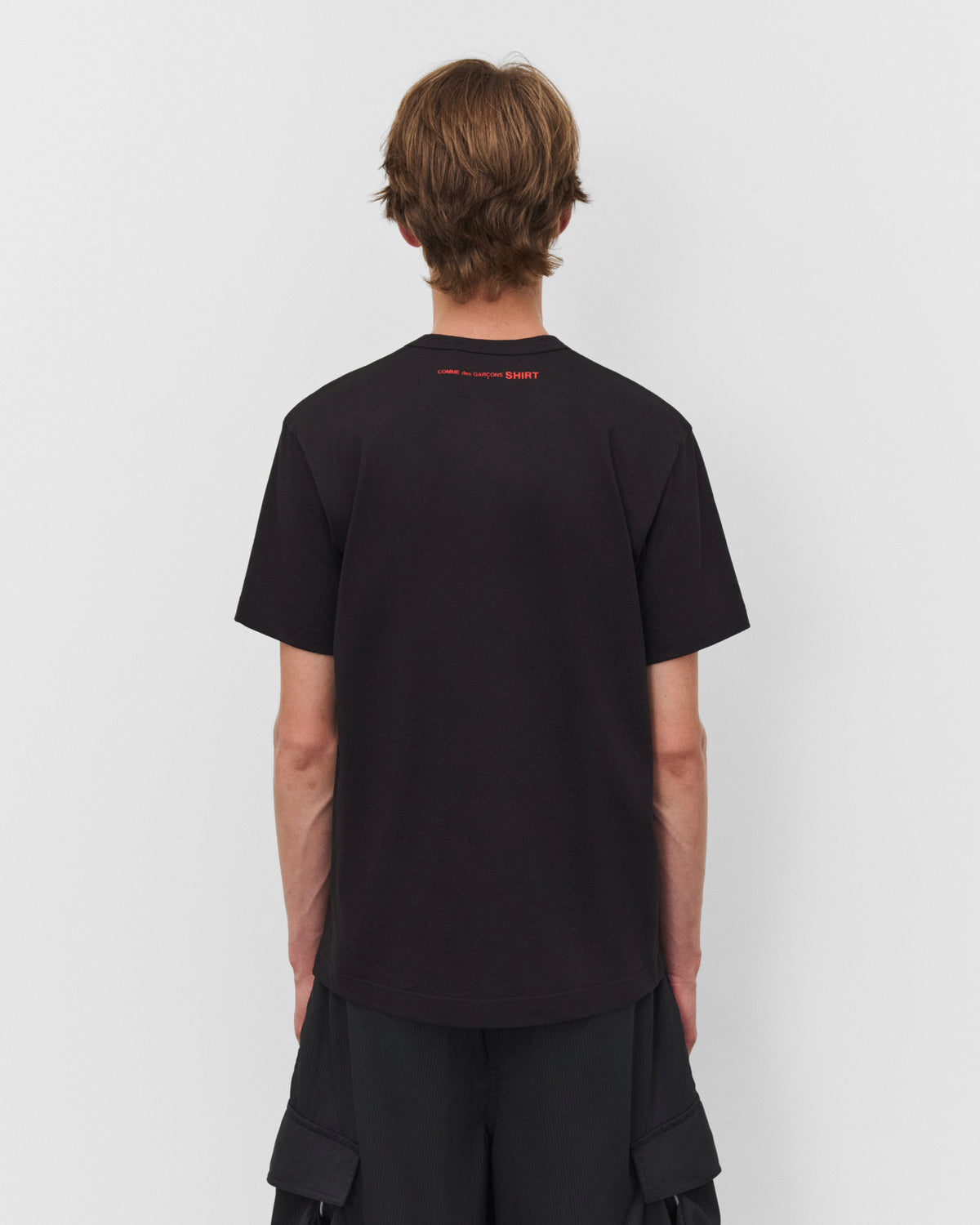 Comme des Garçons SHIRT T-shirt noir — lookbook dos logo rouge