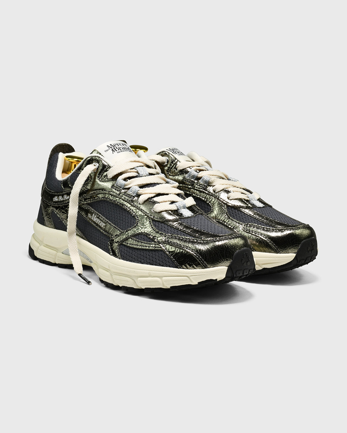Mercer The Re-Run Cracked army green — packshot paire trois-quarts