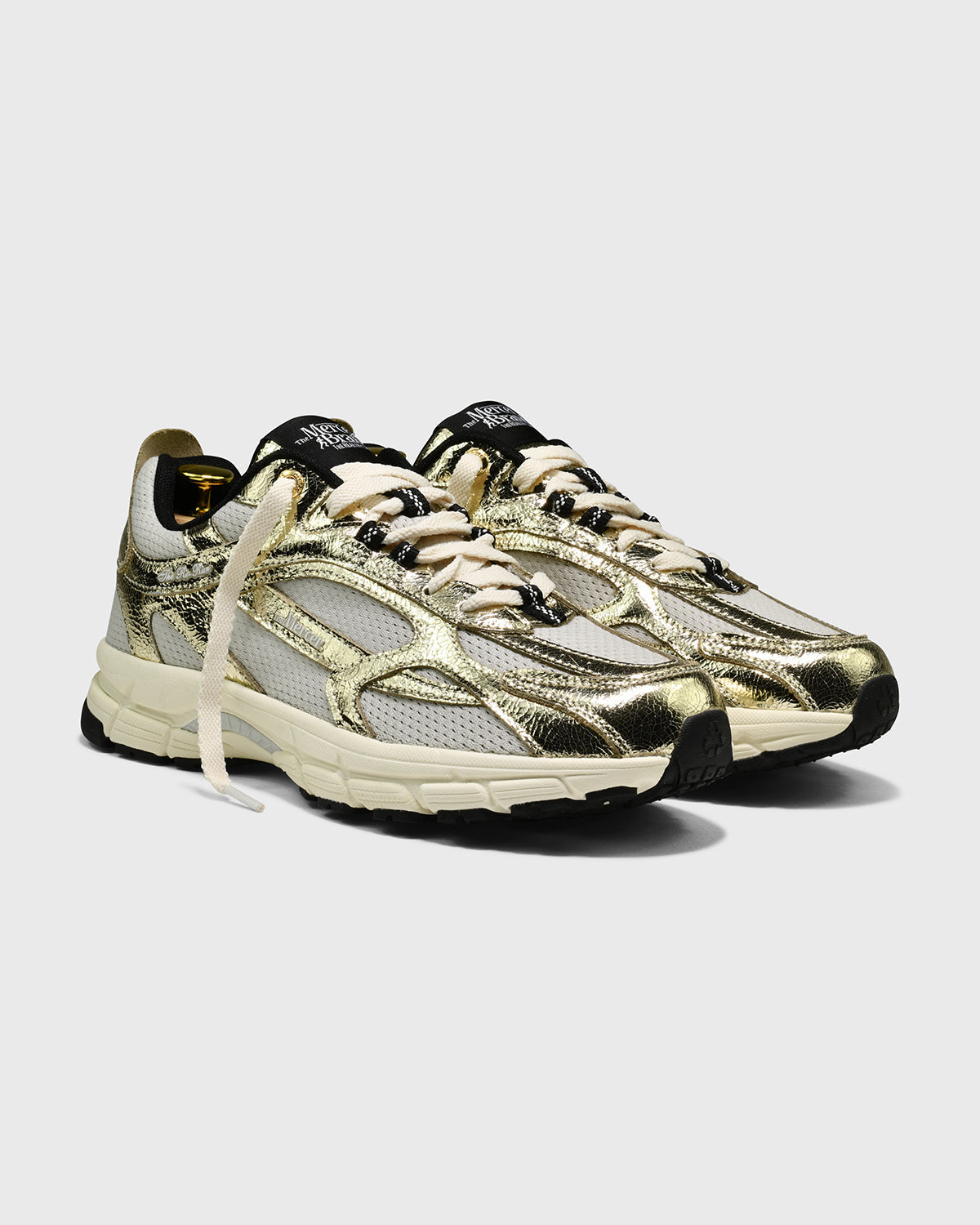 Mercer The Re-Run Cracked gold — packshot paire trois-quarts