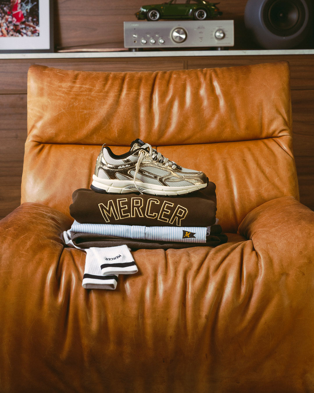 Mercer The Re-Run Cracked gold — lookbook nature morte