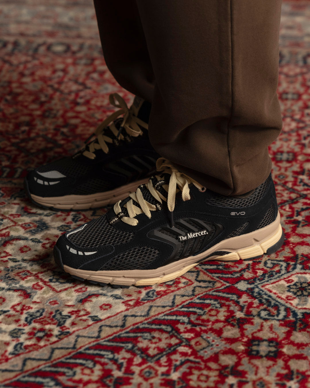 Mercer The Re-Run EVO nubuck anthracite — lookbook pied