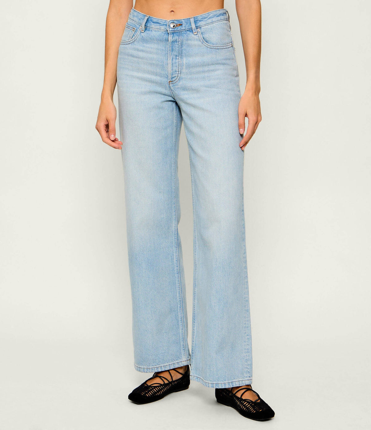 A.P.C. Femme - Jean Elisabeth - Bleu clair, portée, vue de face