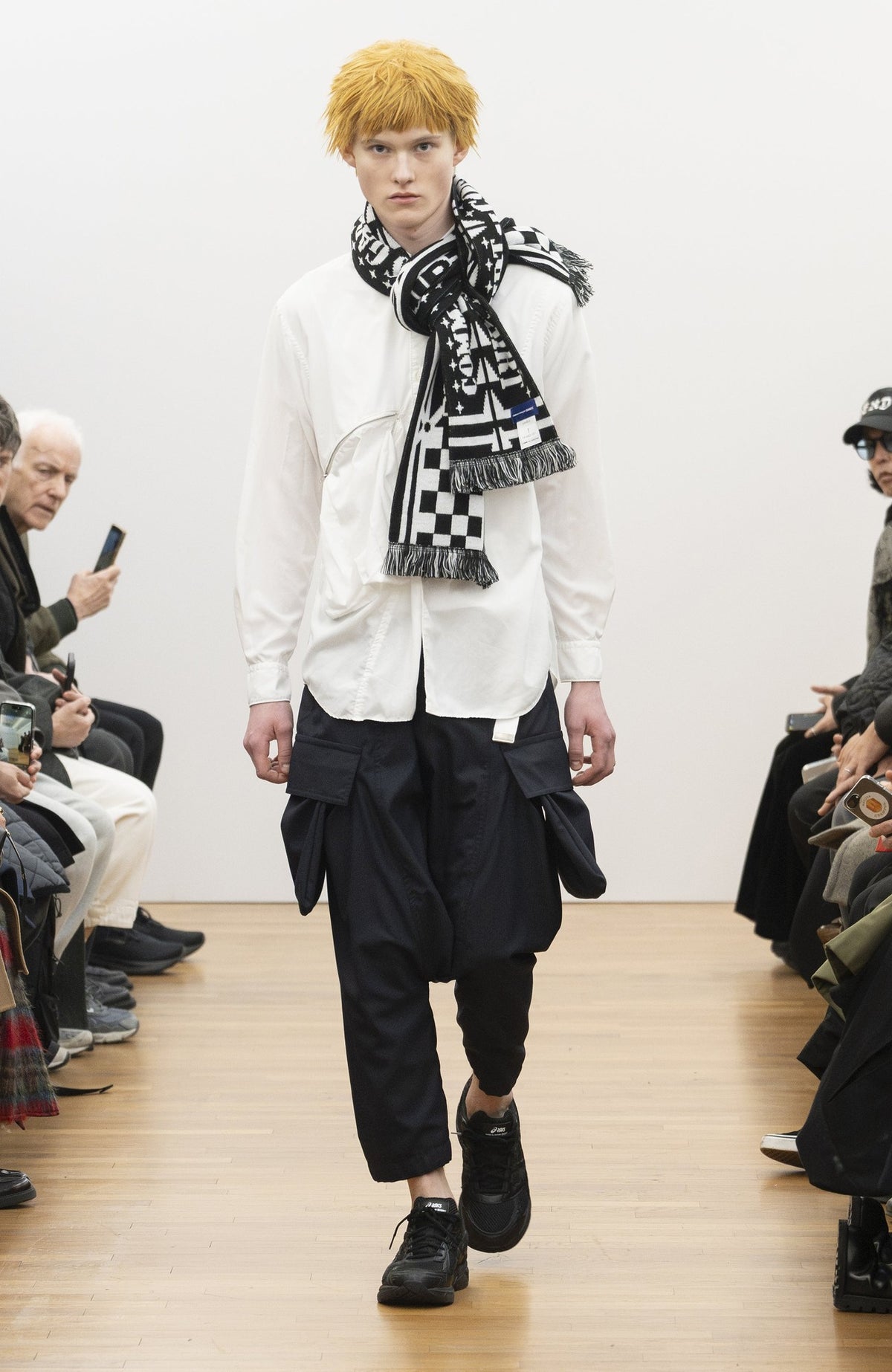 adg-home-cdg-shirt-aw26-echarpe-damier.jpg