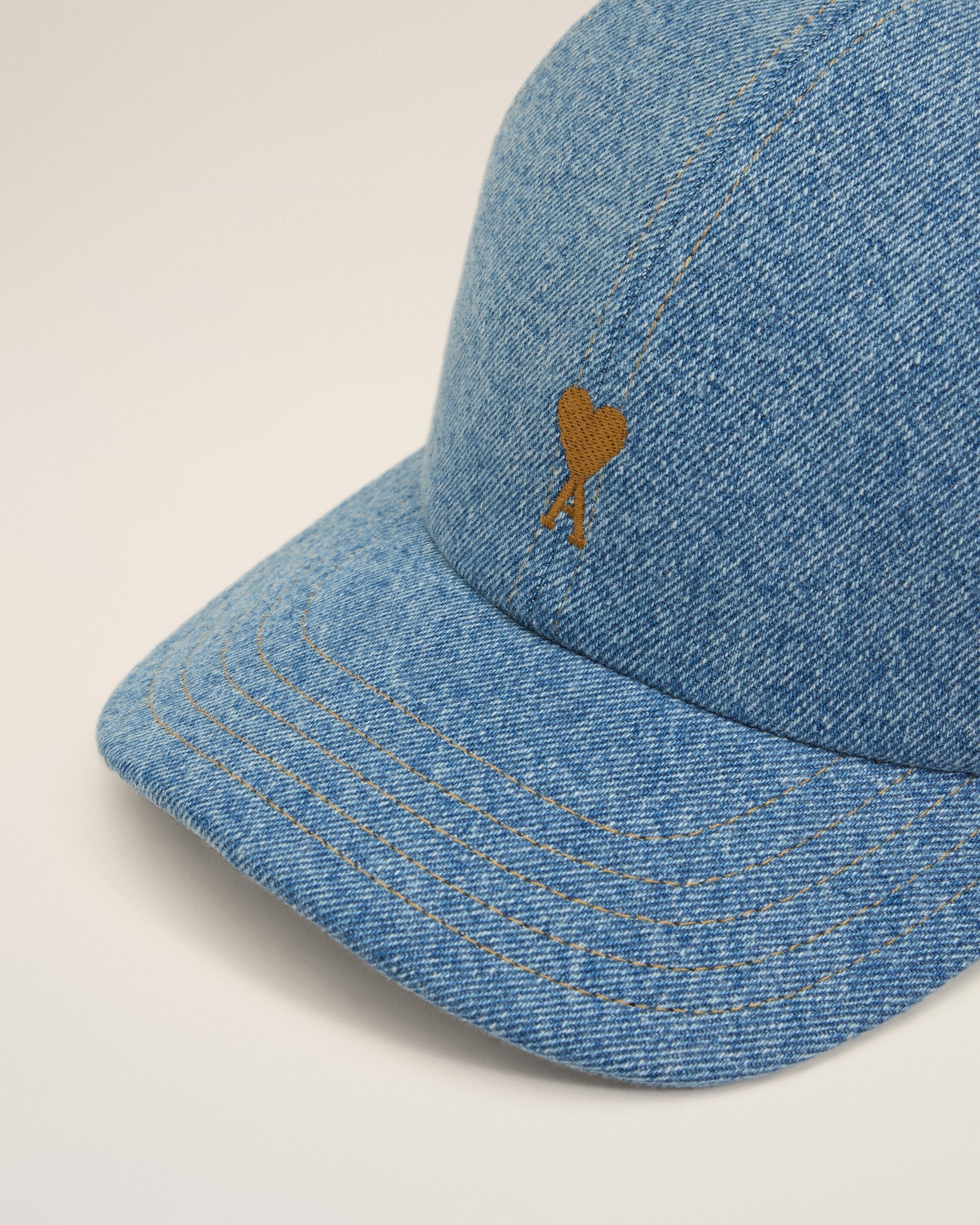 Ami Paris - Casquette Denim Ami de Coeur brodé - Bleu délavé/tabac - Accessoires - UCP264.DE0046
