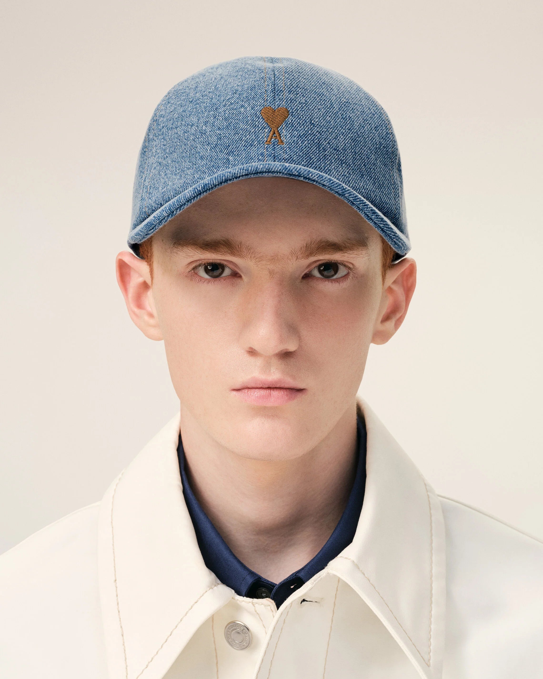 Ami Paris - Casquette Denim Ami de Coeur brodé - Bleu délavé/tabac - Accessoires - UCP264.DE0046