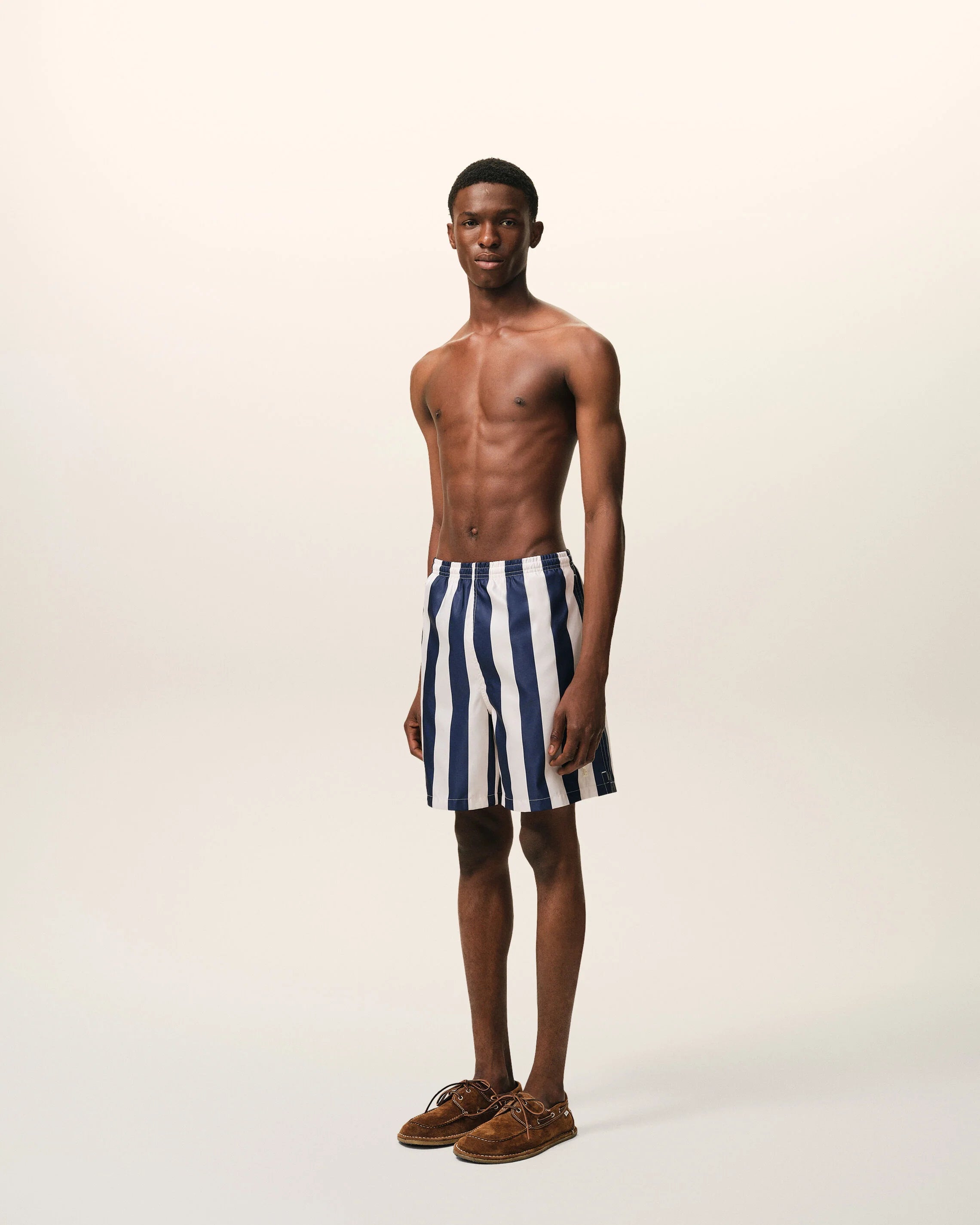 Ami Paris - Maillot de bain long à rayures - Blanc crème/Bleu encre-Accessoires-HBW316.AW0027