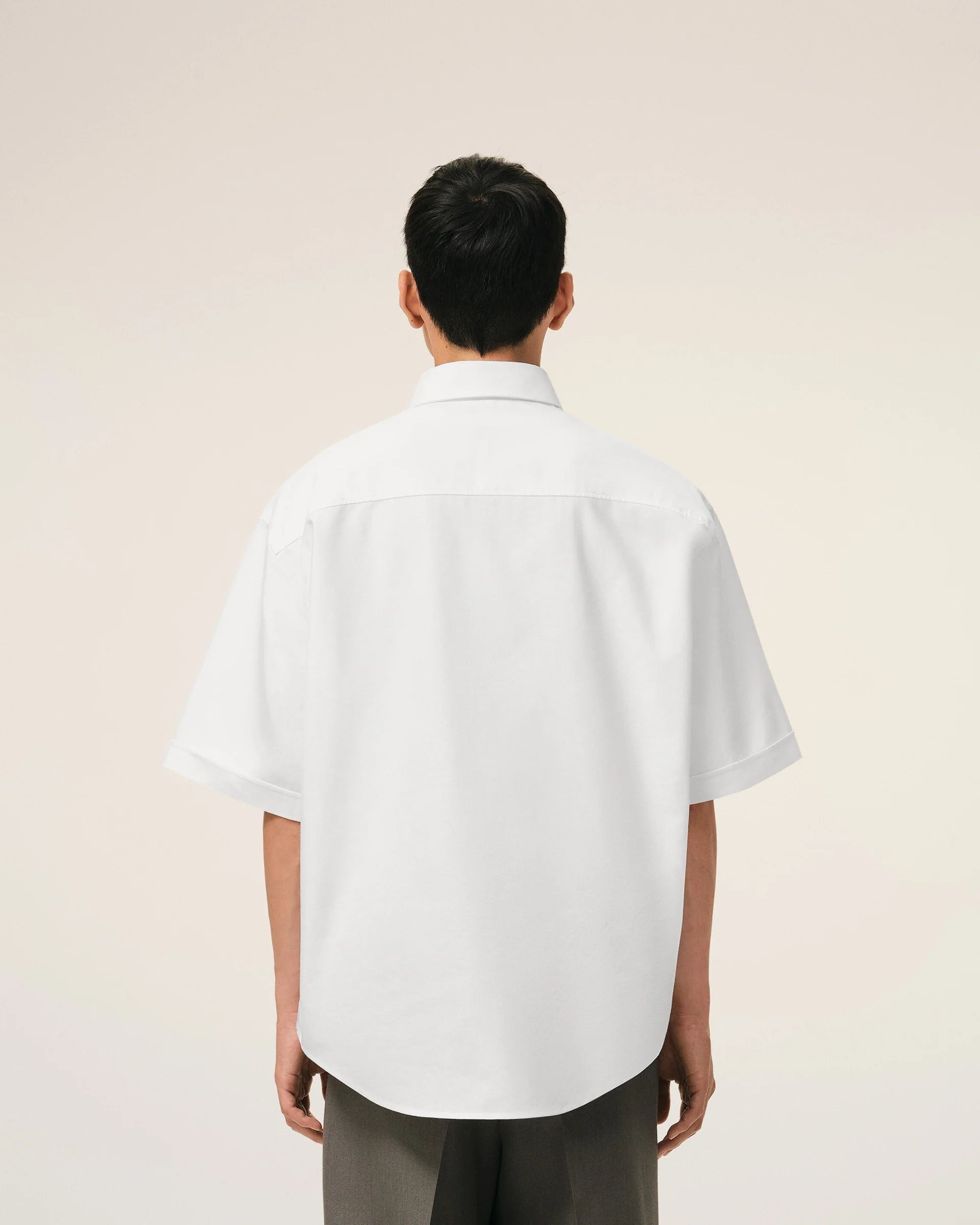 Ami Paris - Chemise Boxy à manches courte Ami de coeur Brodé - Blanc/noir - Chemises - HSH823.CO0031