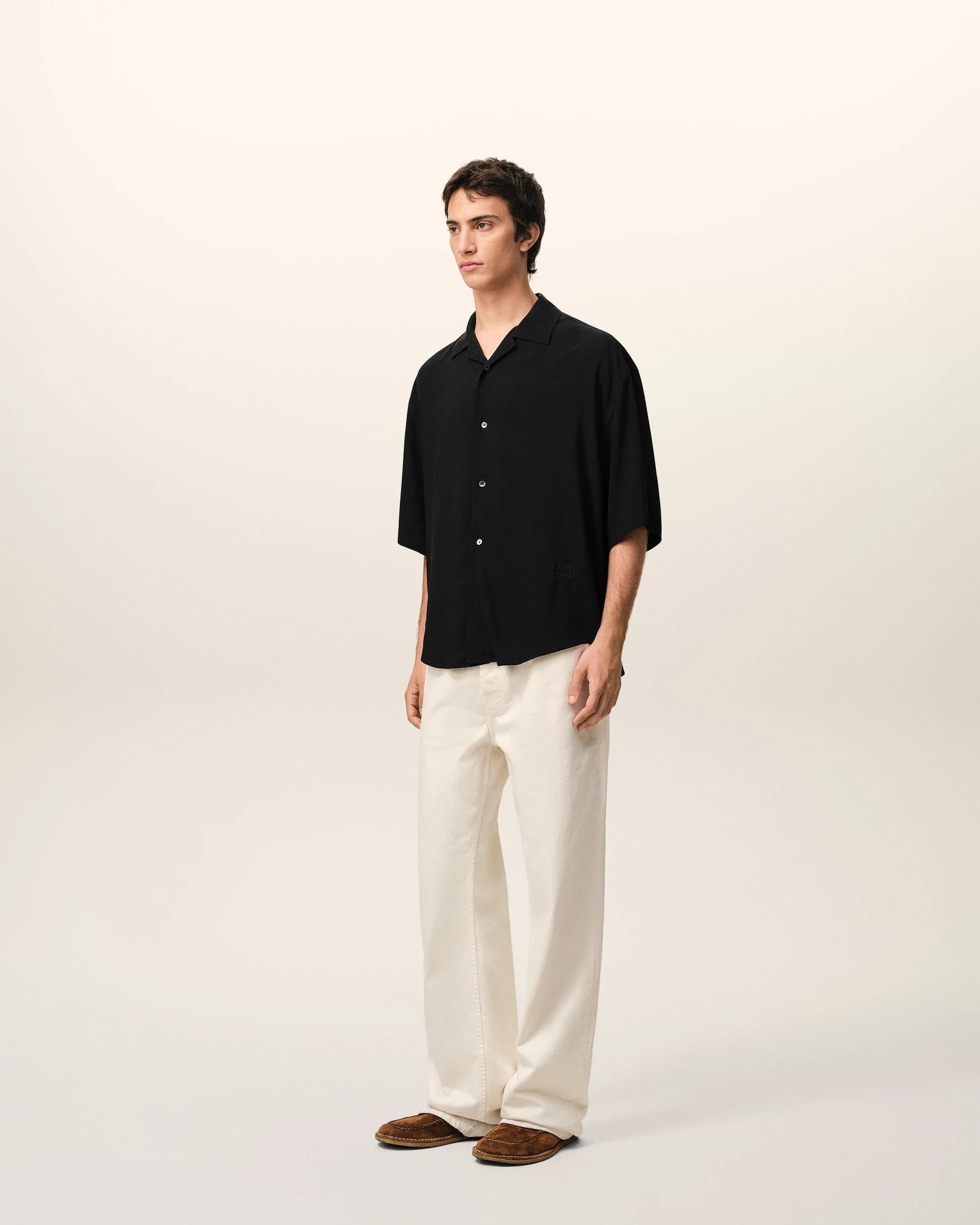 Ami Paris - Chemise boxy manches courtes logo Ami Paris brodé - Noir - Chemises - HSH830.VI0036