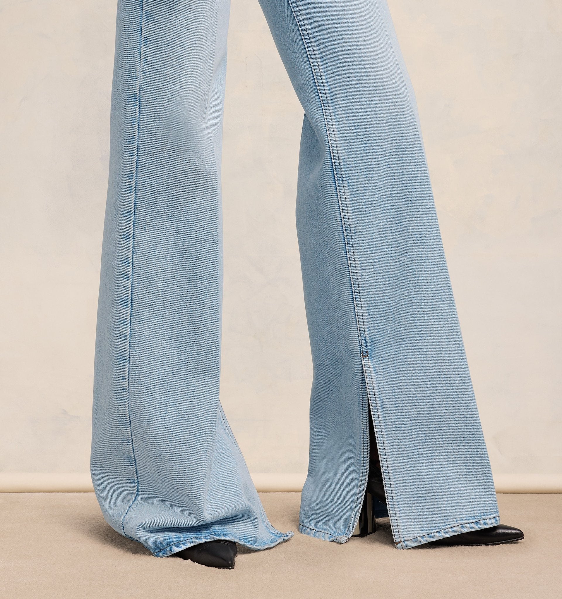 Ami Paris - Jean Flare Fit Avec Fentes - Bleu délavé-Jupes et Pantalons-FTR425.DE0027