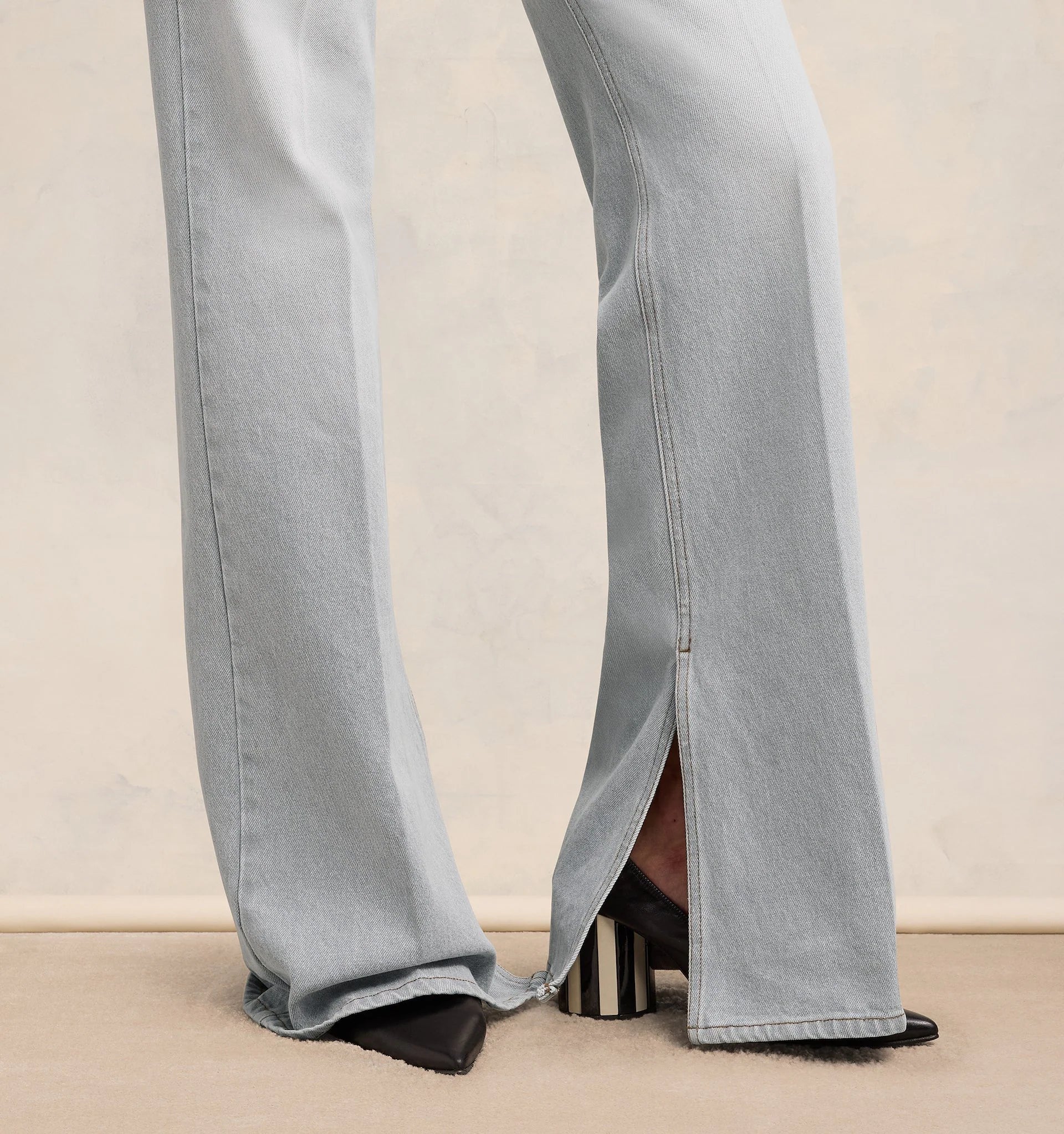 Ami Paris - Jean Flare Fit Avec Fentes - Gris Délavé-Jupes et Pantalons-FTR425.DE0028