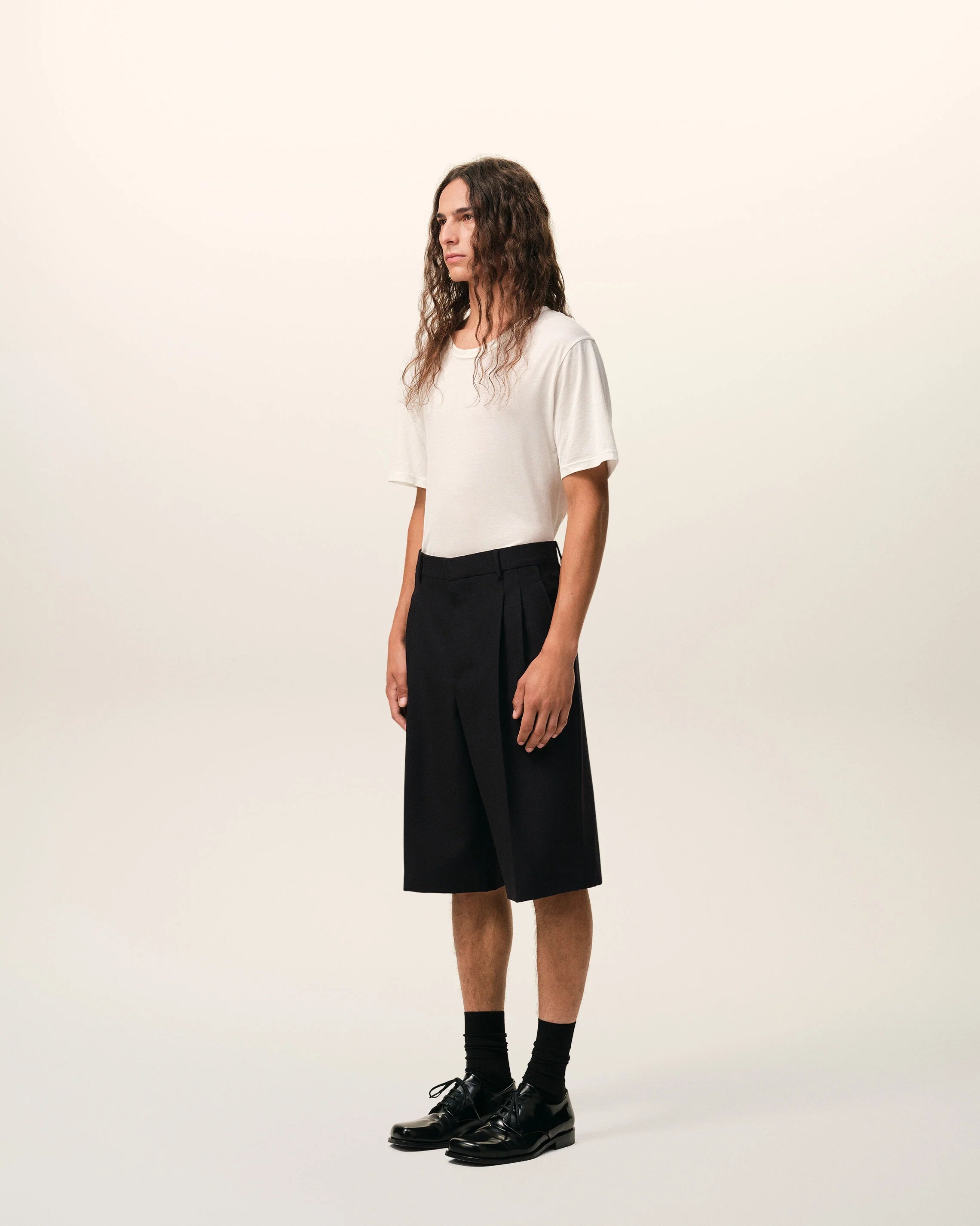 Ami Paris - Bermuda large 2 plis taille basse en gabardine de laine - Noir-Pantalons et Shorts-HSO827.WV0194