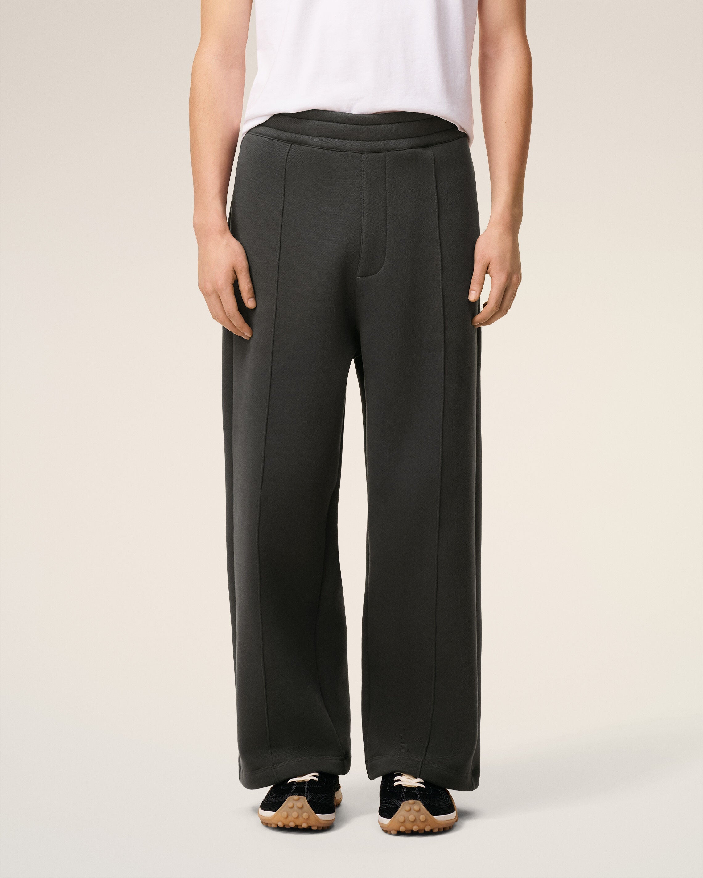 Ami Paris - Jogging Anthracite Flare Ami de Coeur - Pantalons et Shorts - UTR806.749