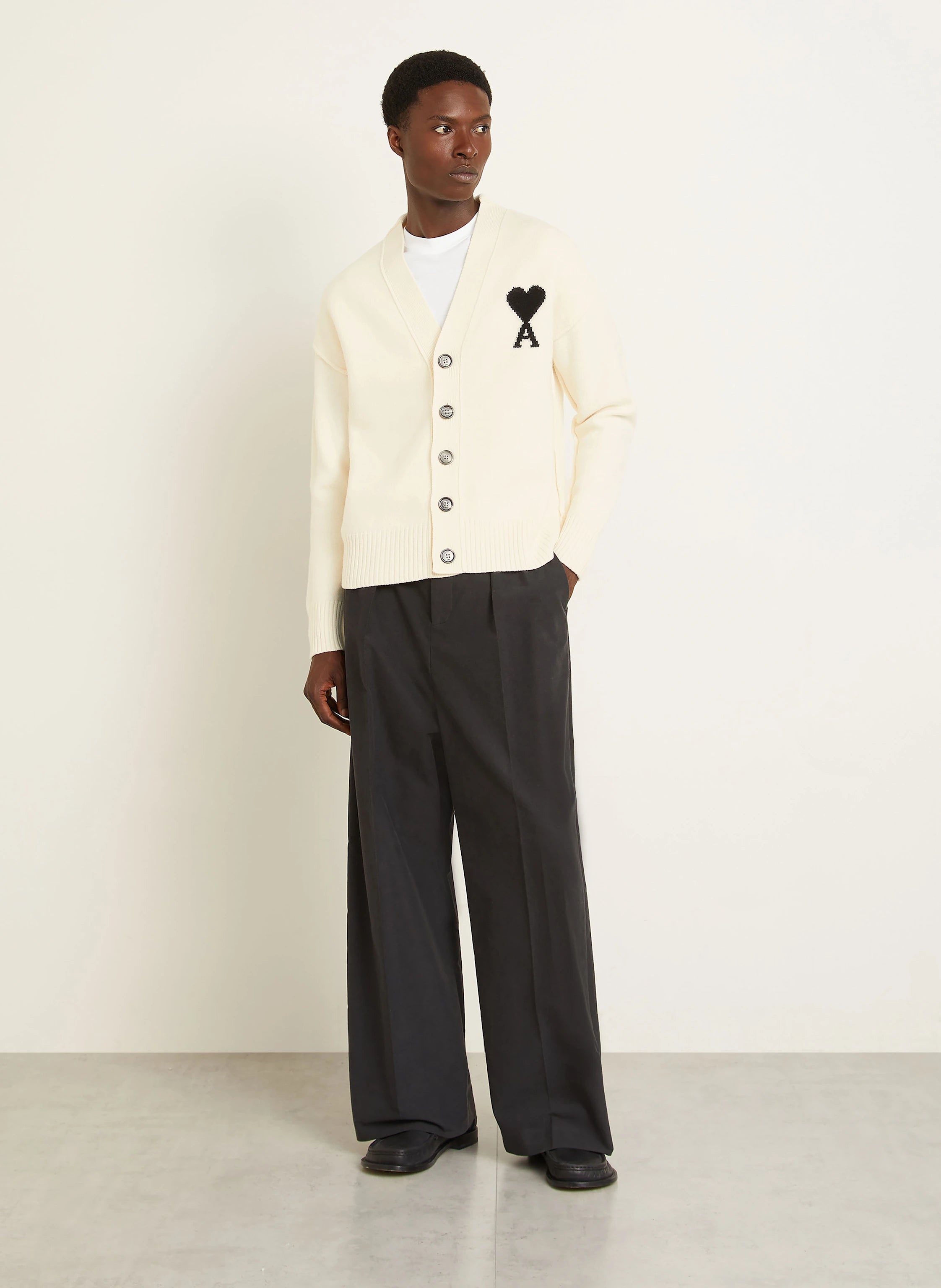 Ami Paris - Cardigan en laine Ami de coeur - Ecru/noir - Pulls et Sweats - UKC367.018