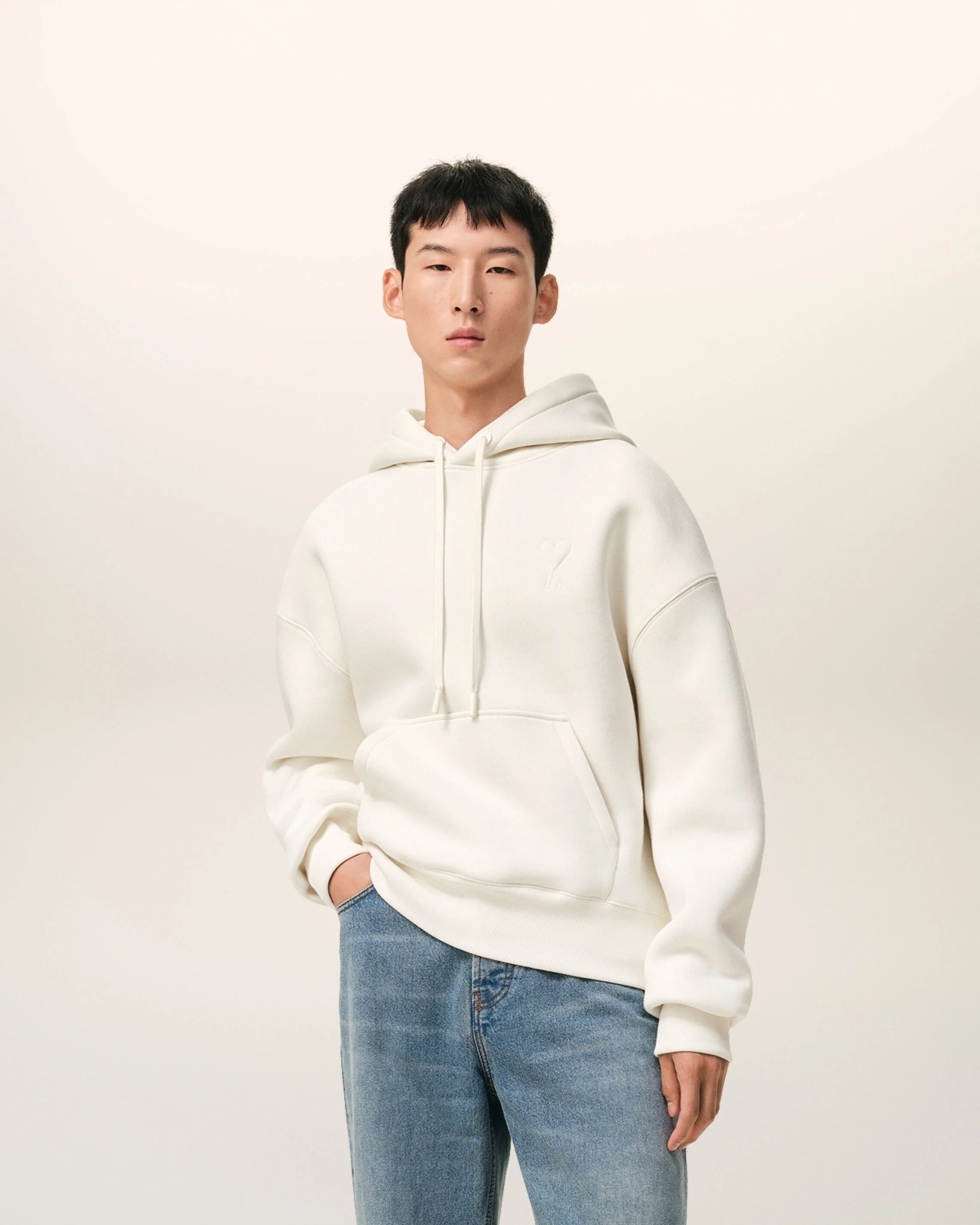 Ami Paris - Hoodie Ami de Coeur embossé ton sur ton - Blanc crème - Pulls et Sweats - USW758.747