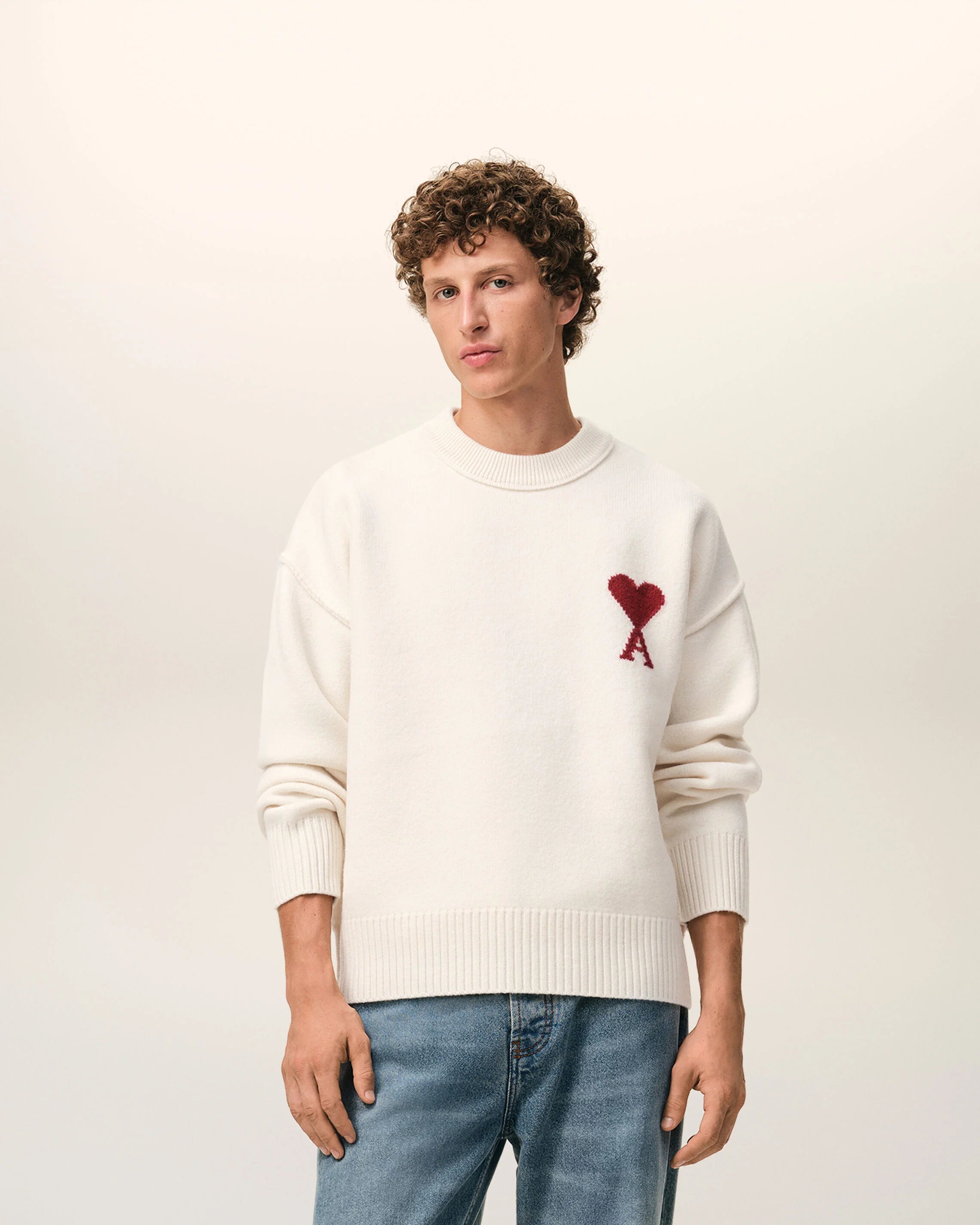 Ami Paris - Pull Col Rond Ami de Cœur - Ecru et Rouge - Pulls et Sweats - UKS838.018