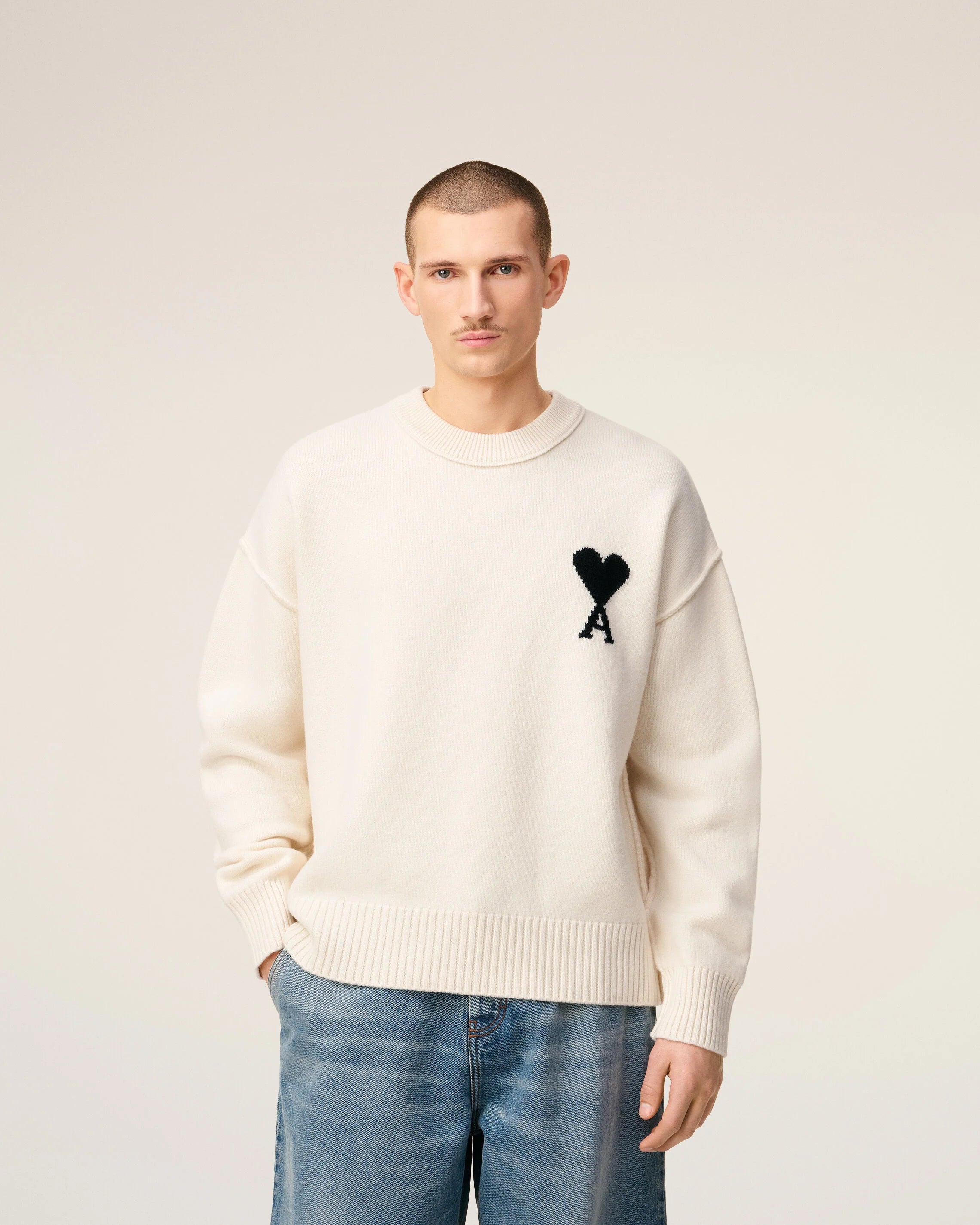 Ami Paris - Pull écru en laine col rond Ami de coeur - Ecru/noir - Pulls et Sweats - UKS838.018