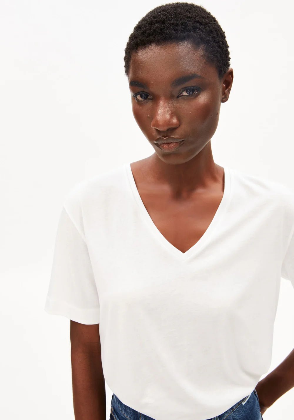 Armedangels - V - Neck T-shirt - White - Tops - 30008178