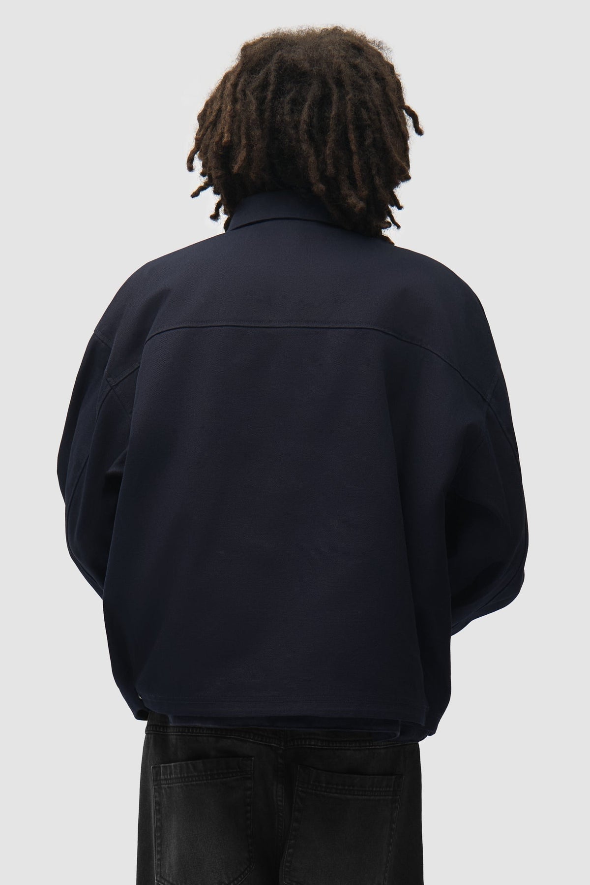 Arte Antwerp Jacke Canvas Atelier navy – getragen von hinten, Oberkörper