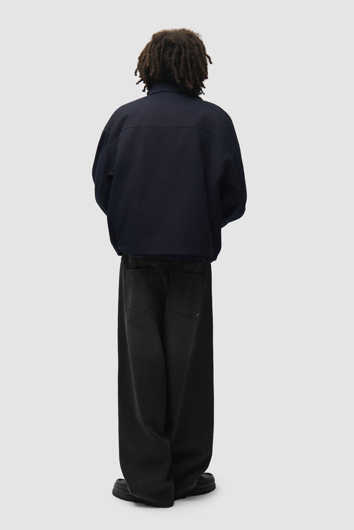 Arte Antwerp Jacke Canvas Atelier navy – getragen von hinten, Ganzkörper