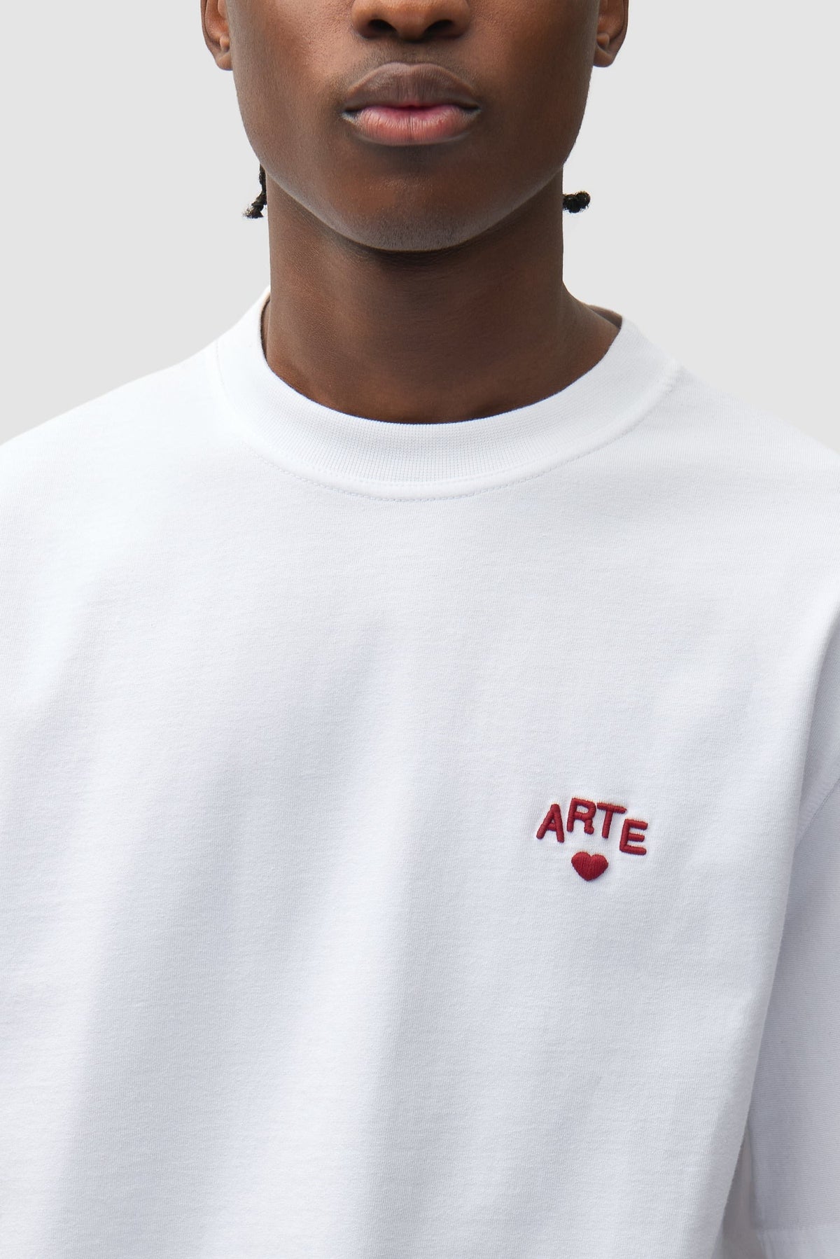 Arte Antwerp T-shirt Cor blanc – détail du logo cœur brodé