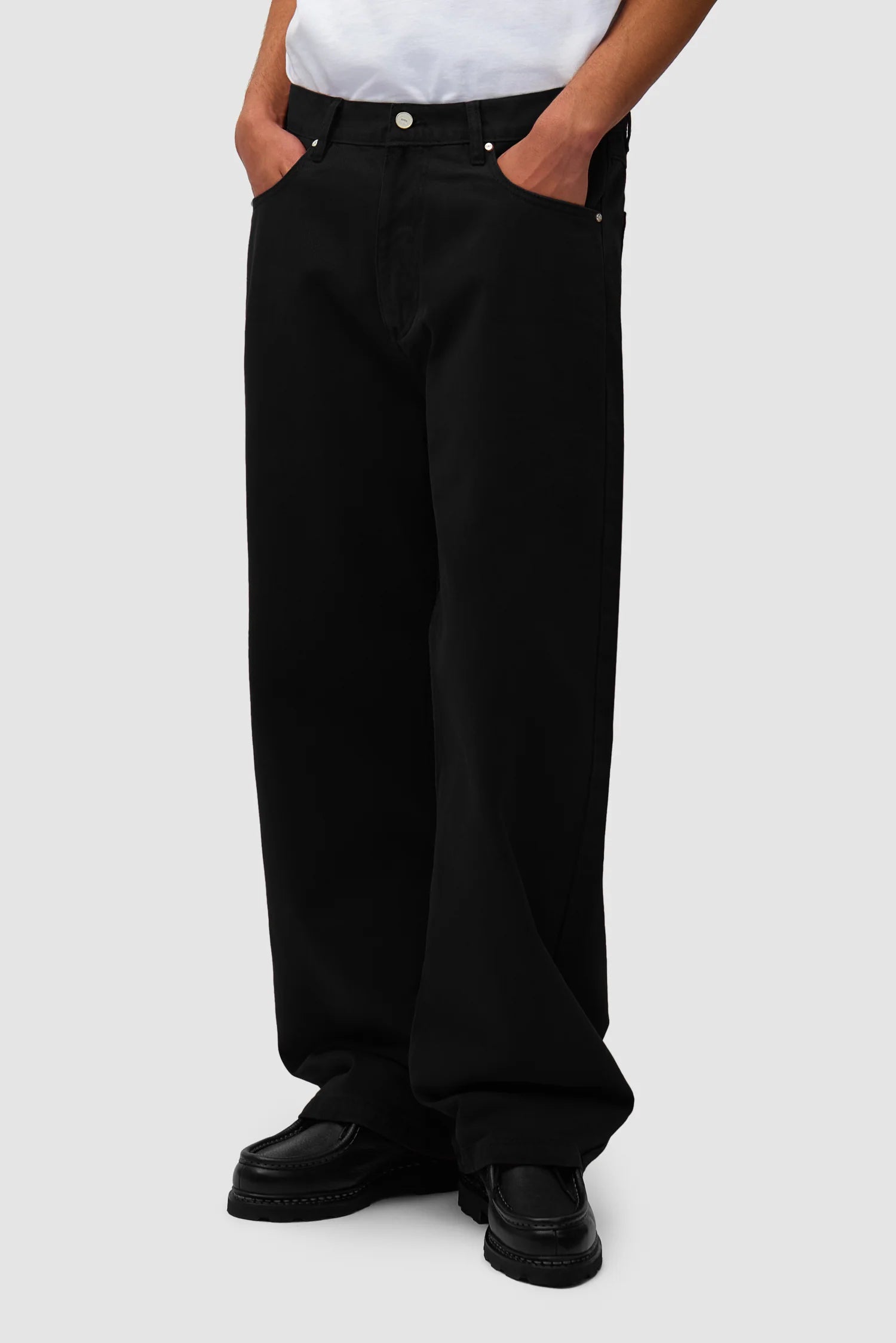 Arte Antwerp - Back Pocket Graphic Pants - Black - Pantalons et Shorts - AW25 - 080P - 28 - BLACK