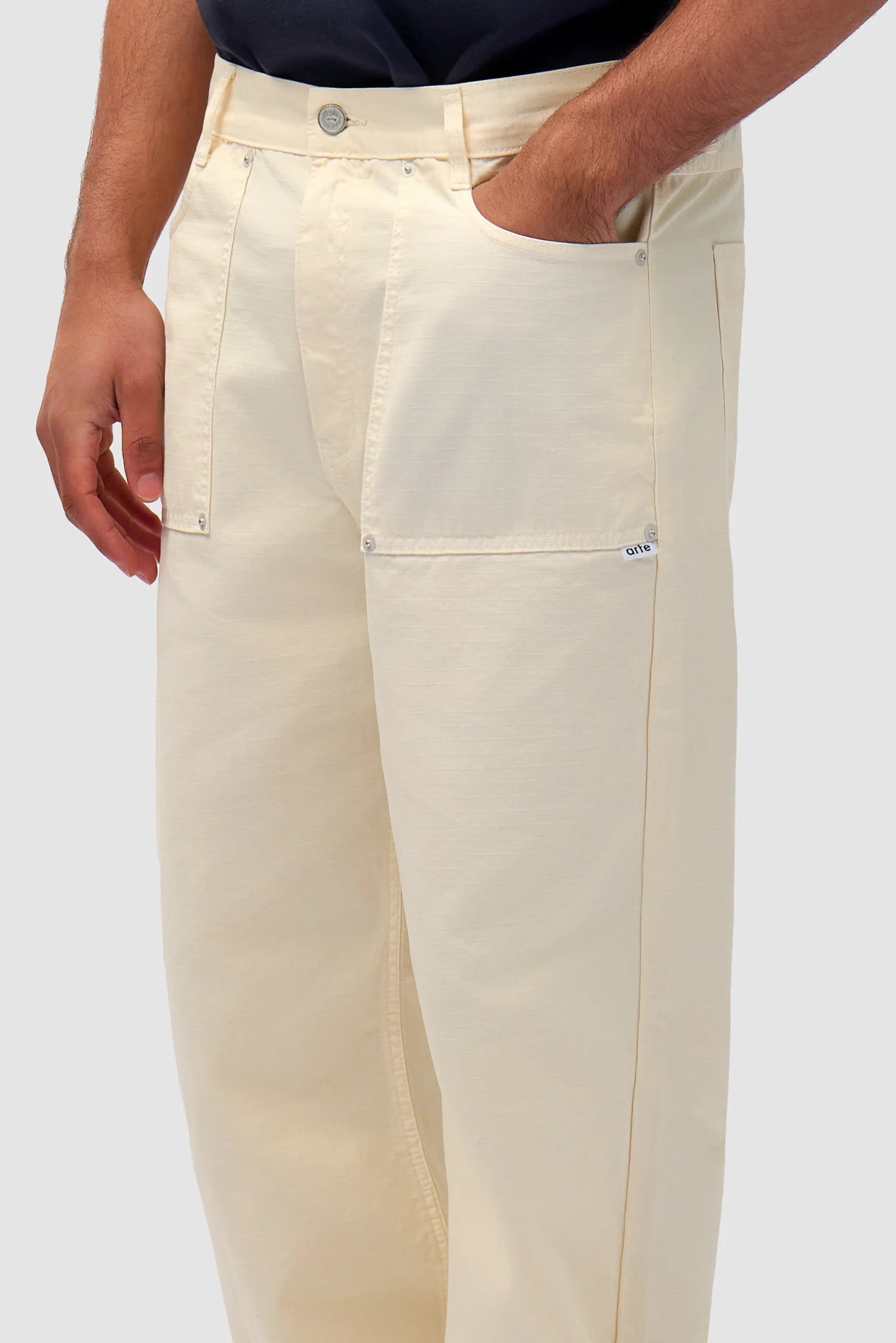 Arte Antwerp - Ripstop Fabric Pants - Cream - Pantalons et Shorts - SS25 - 232P