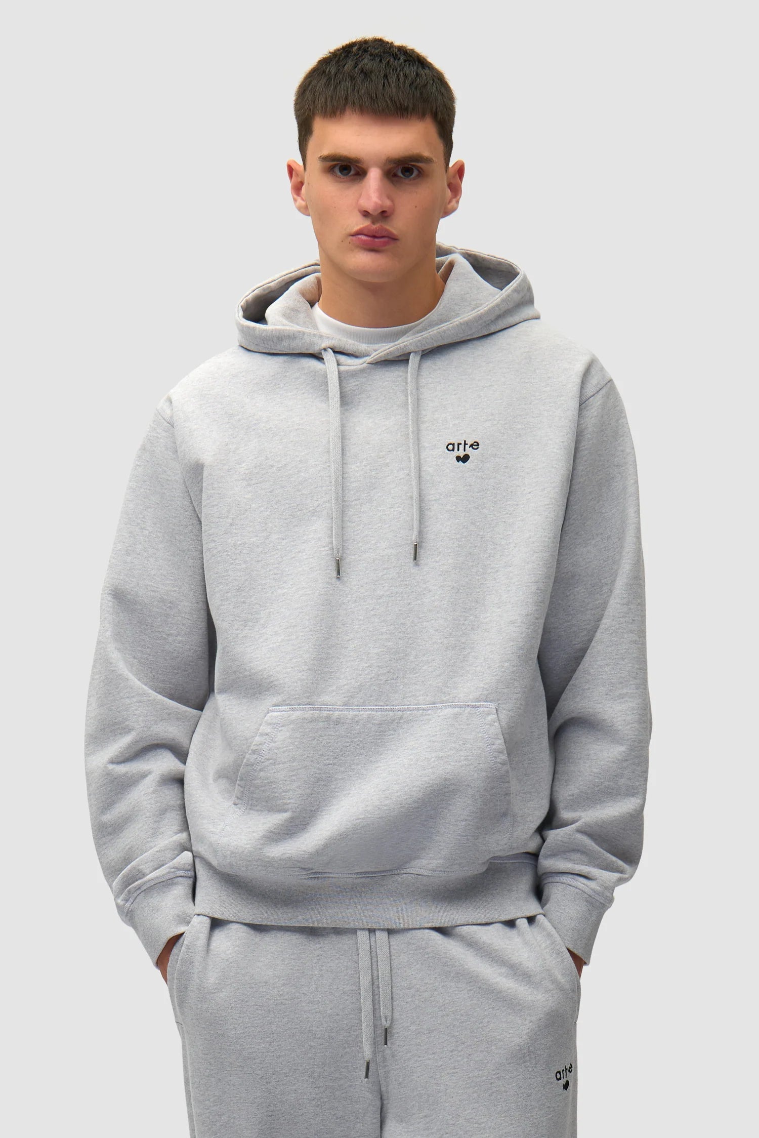 Arte Antwerp – Heart Logo Hoodie Grey - Pulls et Sweats - SS26-133H