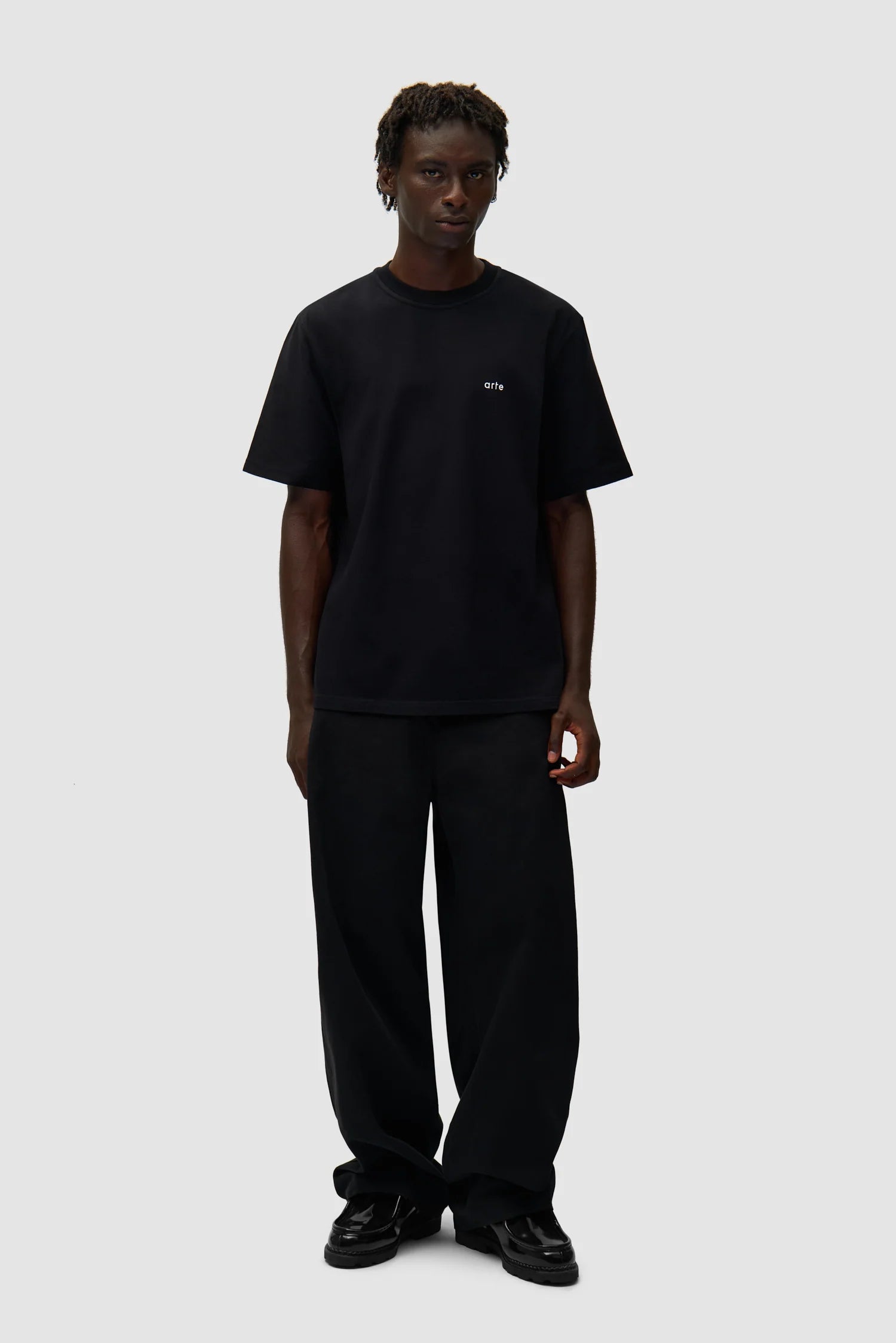 Arte Antwerp - Arte For All T-shirt - Black - T-shirts - AW25-199T-S-BLACK