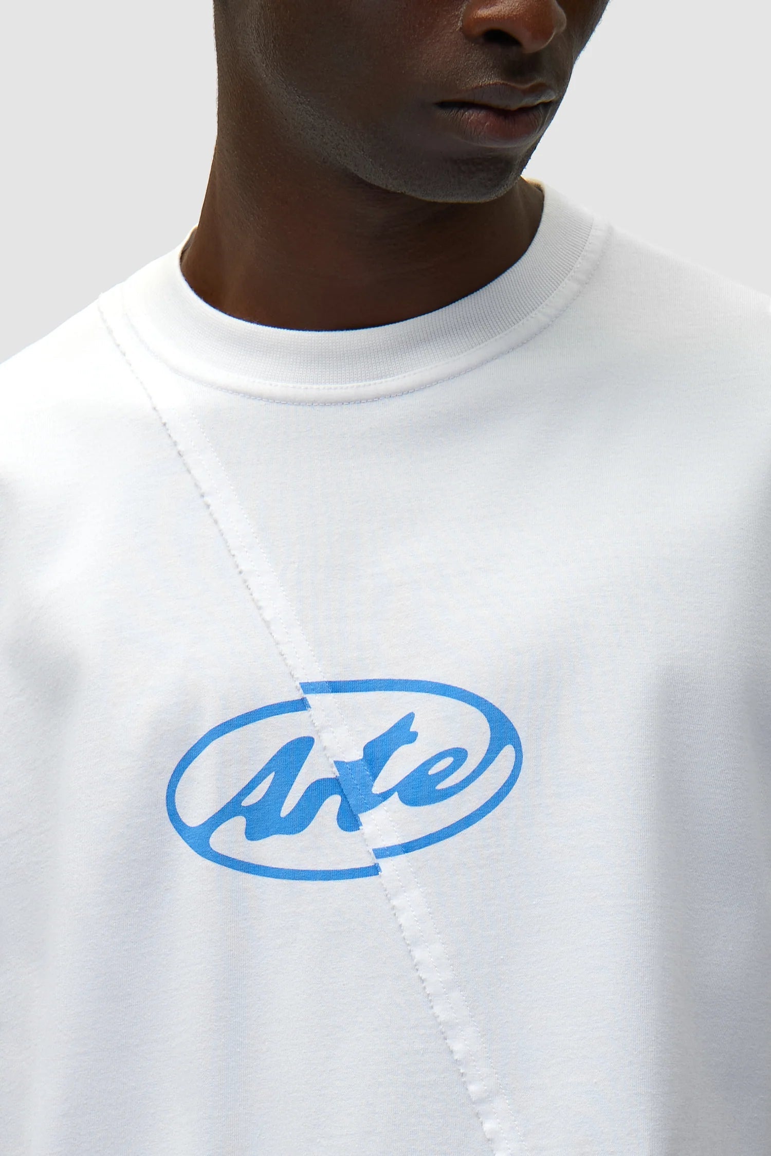 Arte Antwerp – Circle Logo T-shirt White - T-shirts - SS26-107T