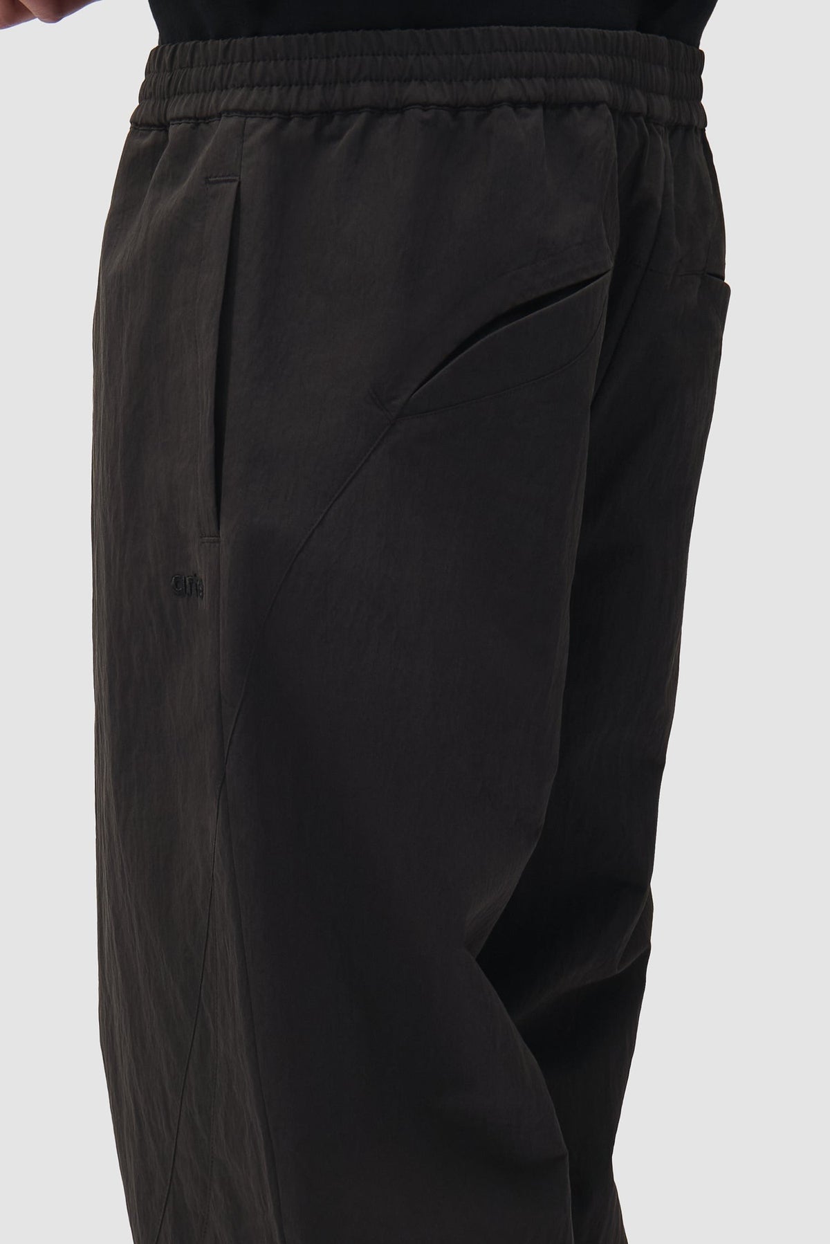 Arte Antwerp Jogginghose Uniform schwarz – Detail der Seitentasche