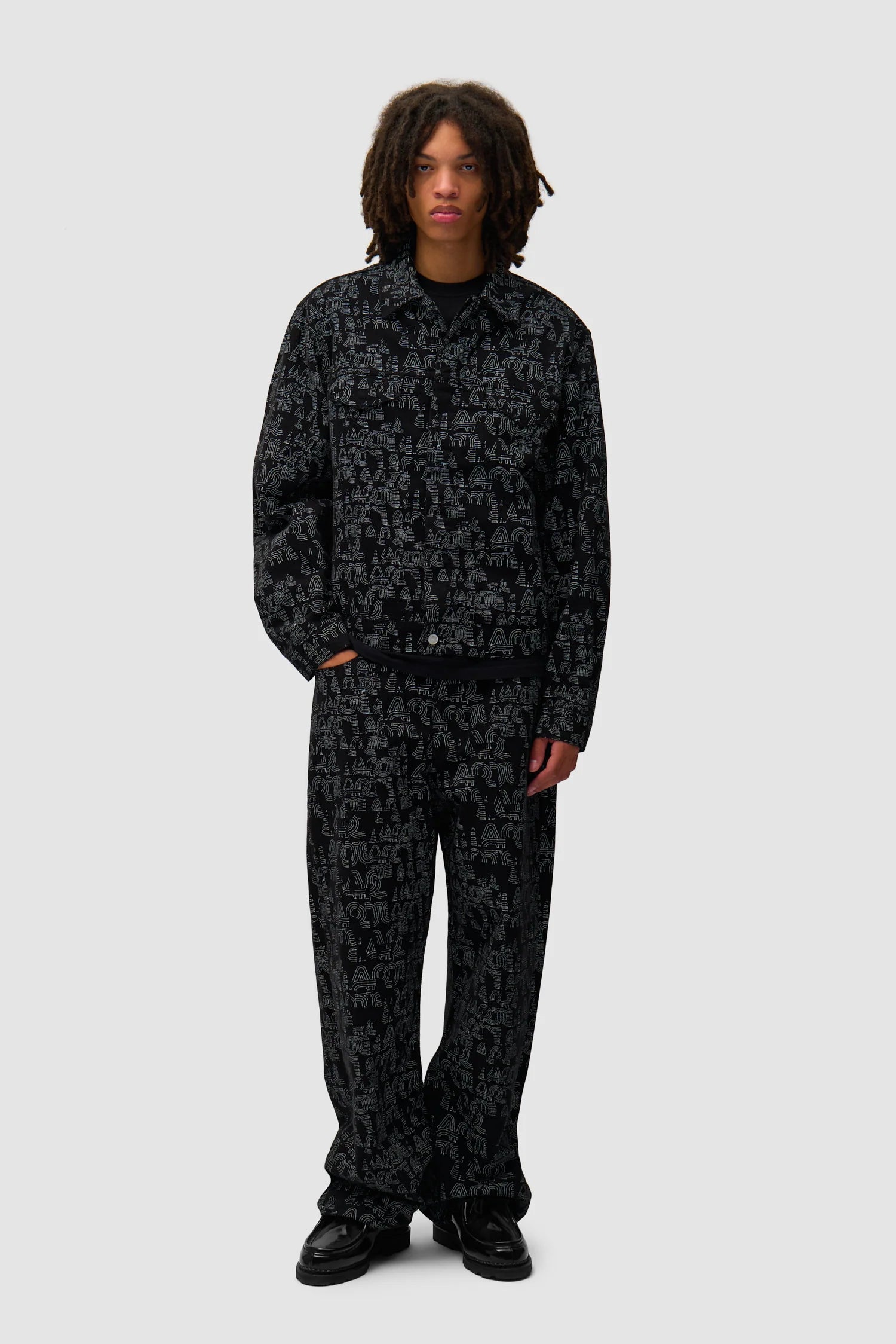 Arte Antwerp - Allover Arte Jacket - Black - Vestes et Manteaux - AW25-189J-M-BLACK