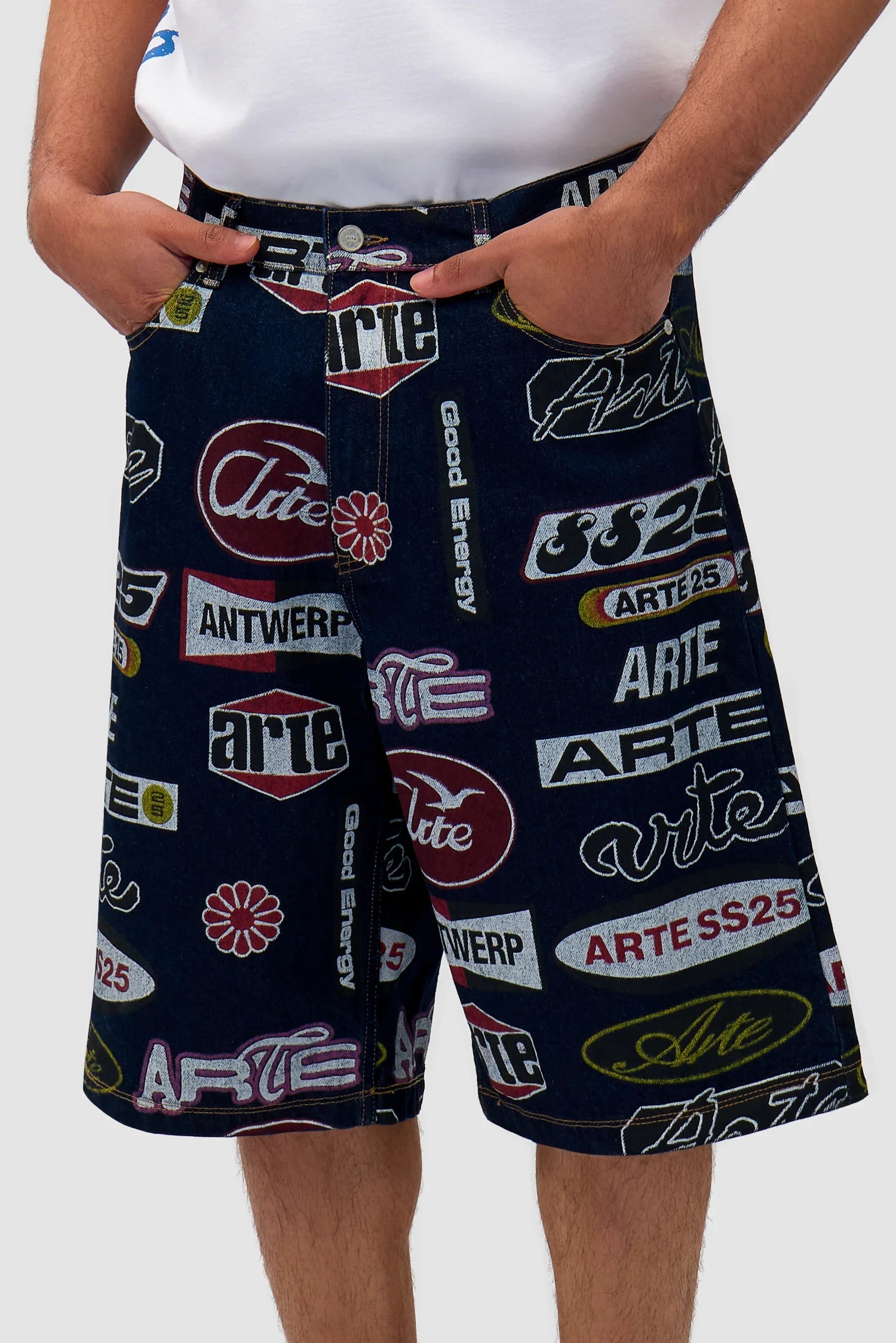 Arte Antwerp - Allover Print Short - Dark Denim - Vestes et Manteaux - SS25 - 186SHO.1