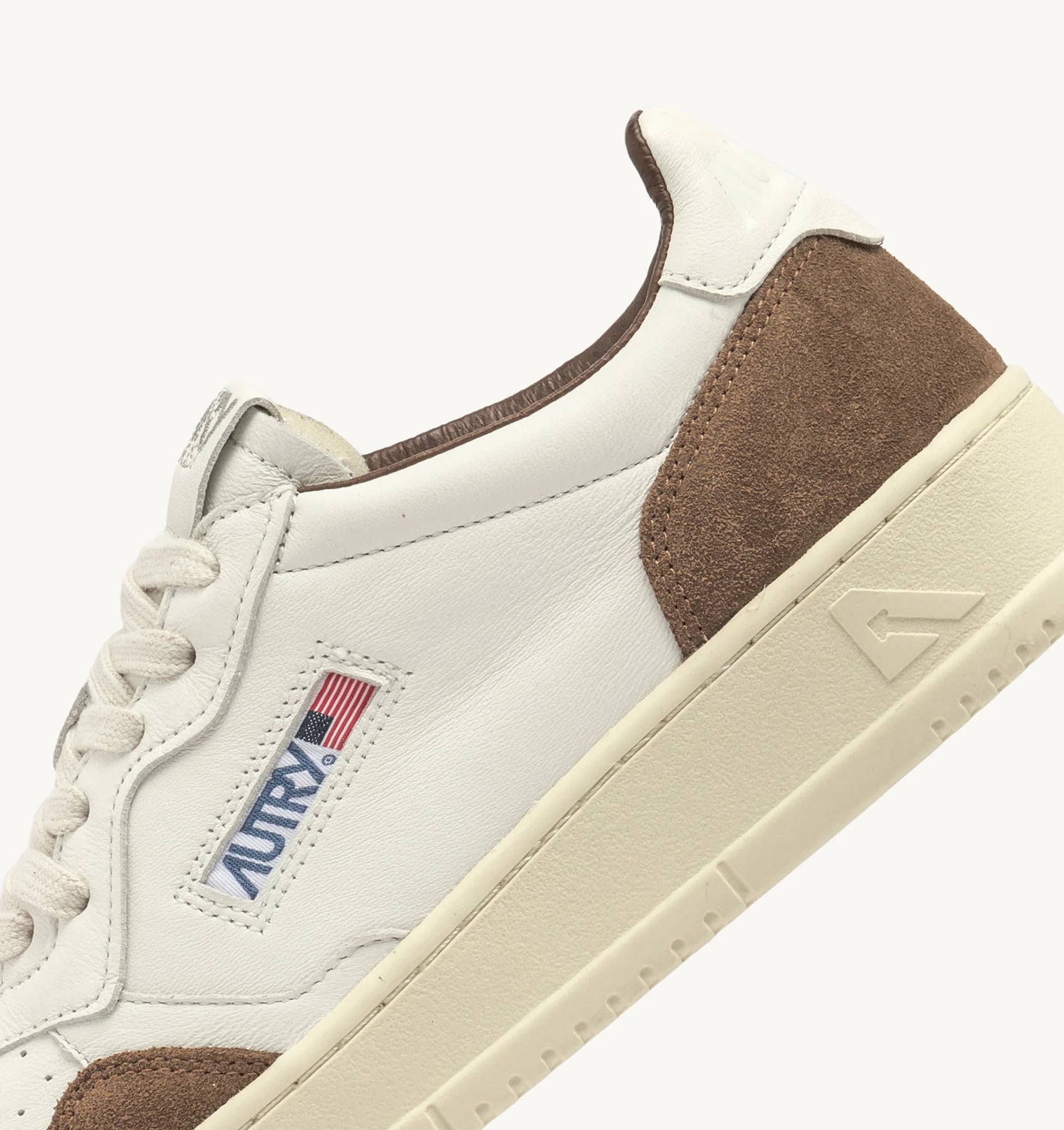 Autry 01 - Medalist Low Goat/Suede - White/Cigar - Chaussures - AULM - GS34