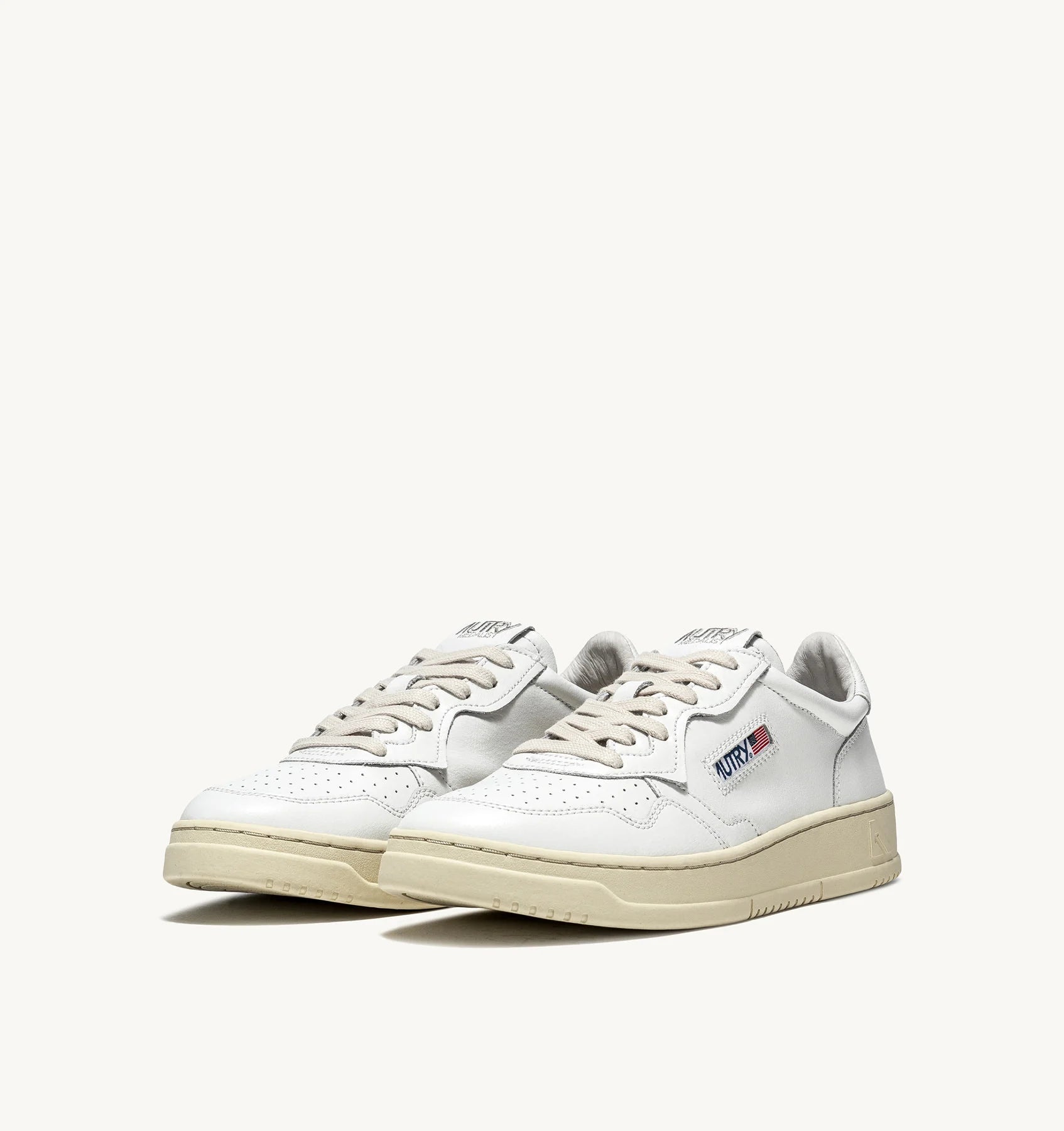 Autry 01 - Sneakers Medalist Leather/Leather - White/White - Chaussures - AULW - LL15
