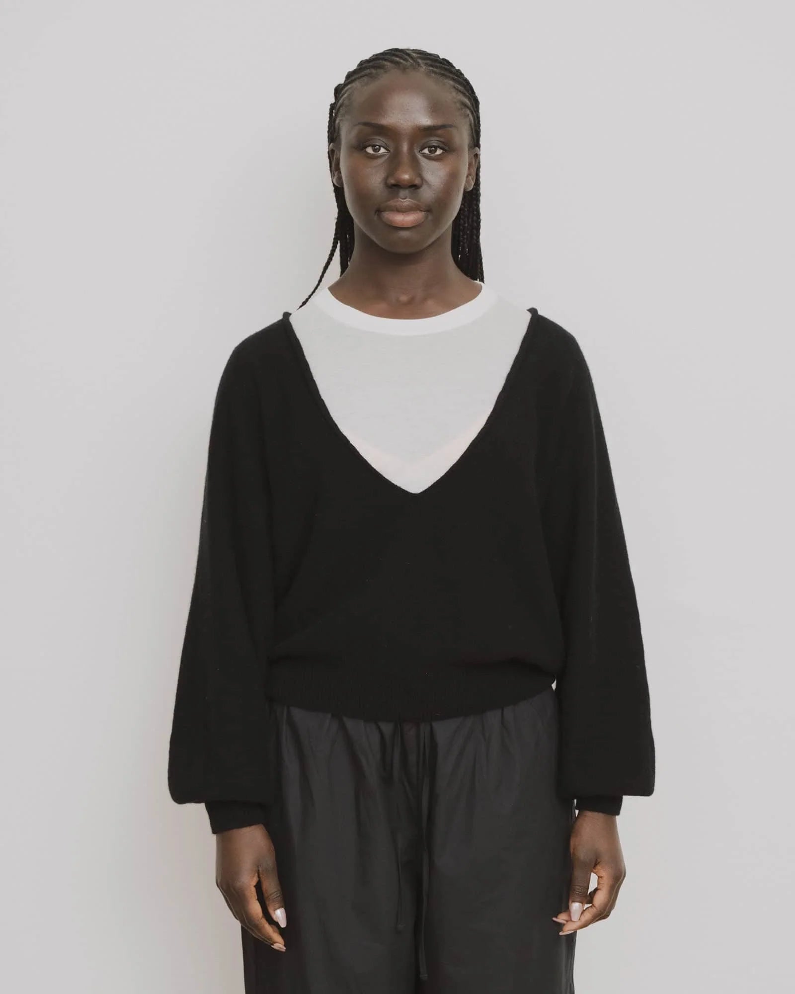 Baserange - Soar V Neck - Black - Pulls et Sweats - PUSOV-RC-WI25