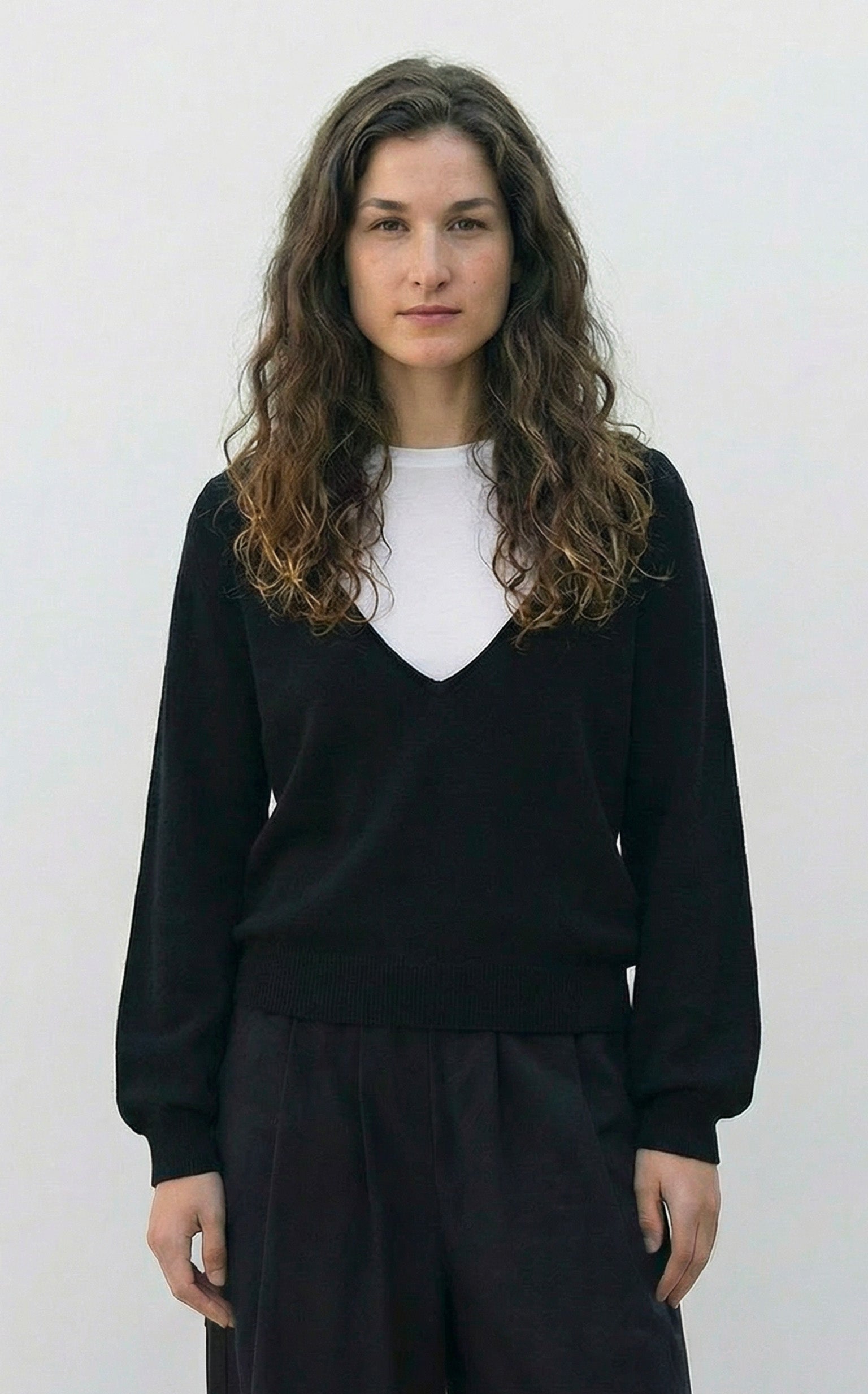 Baserange - Soar V Neck - Black - Pulls et Sweats - PUSOV-RC-WI25