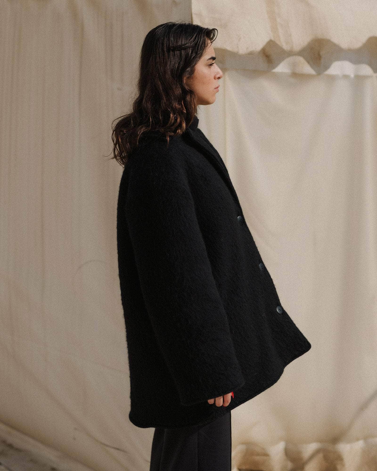 Baserange - Pyrénées Jacket - Black - Vestes et Manteaux - OUPJ-BW-WI25