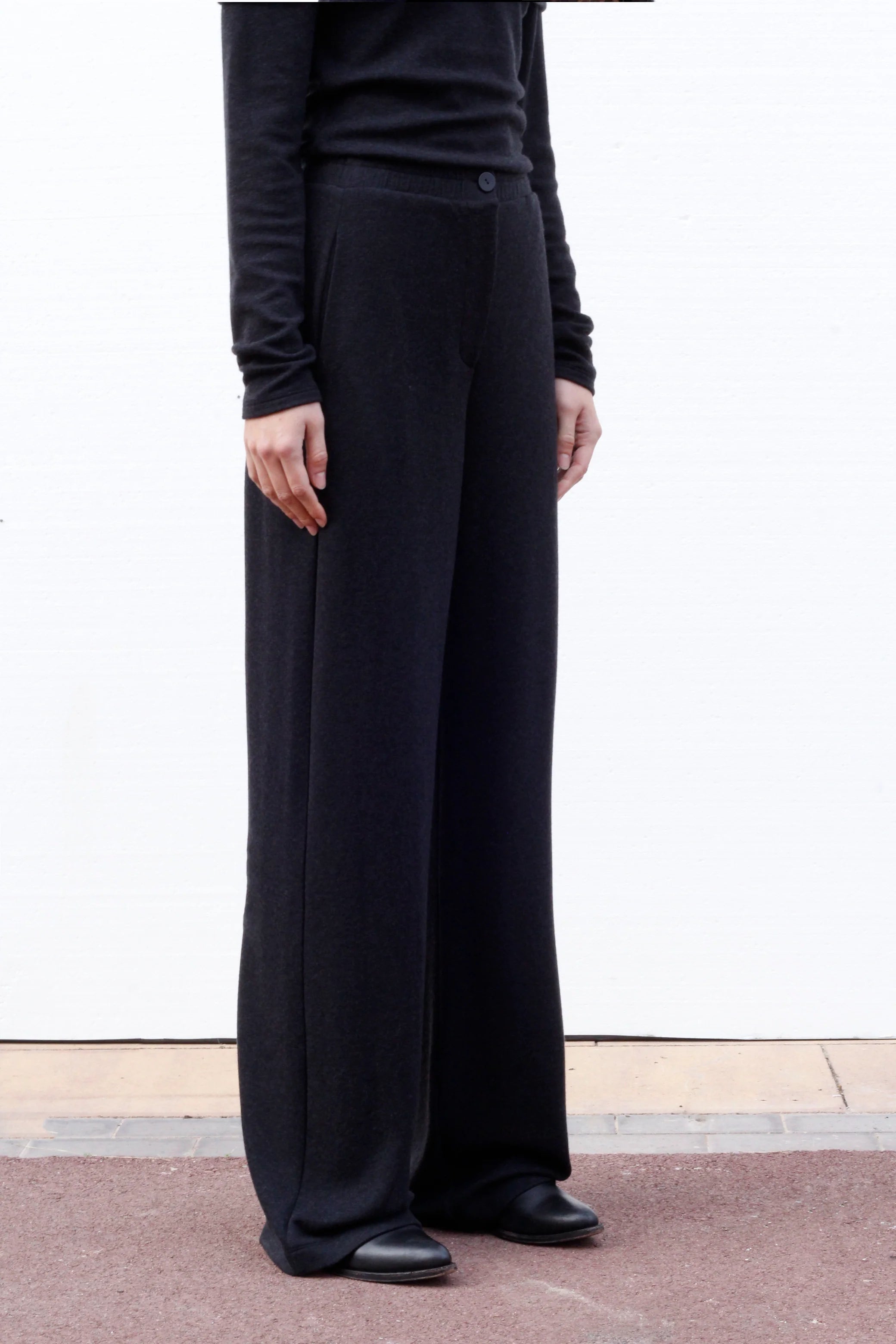 Blacktogrey - Torce Trousers - Black - Jupes et Pantalons - BTG-751