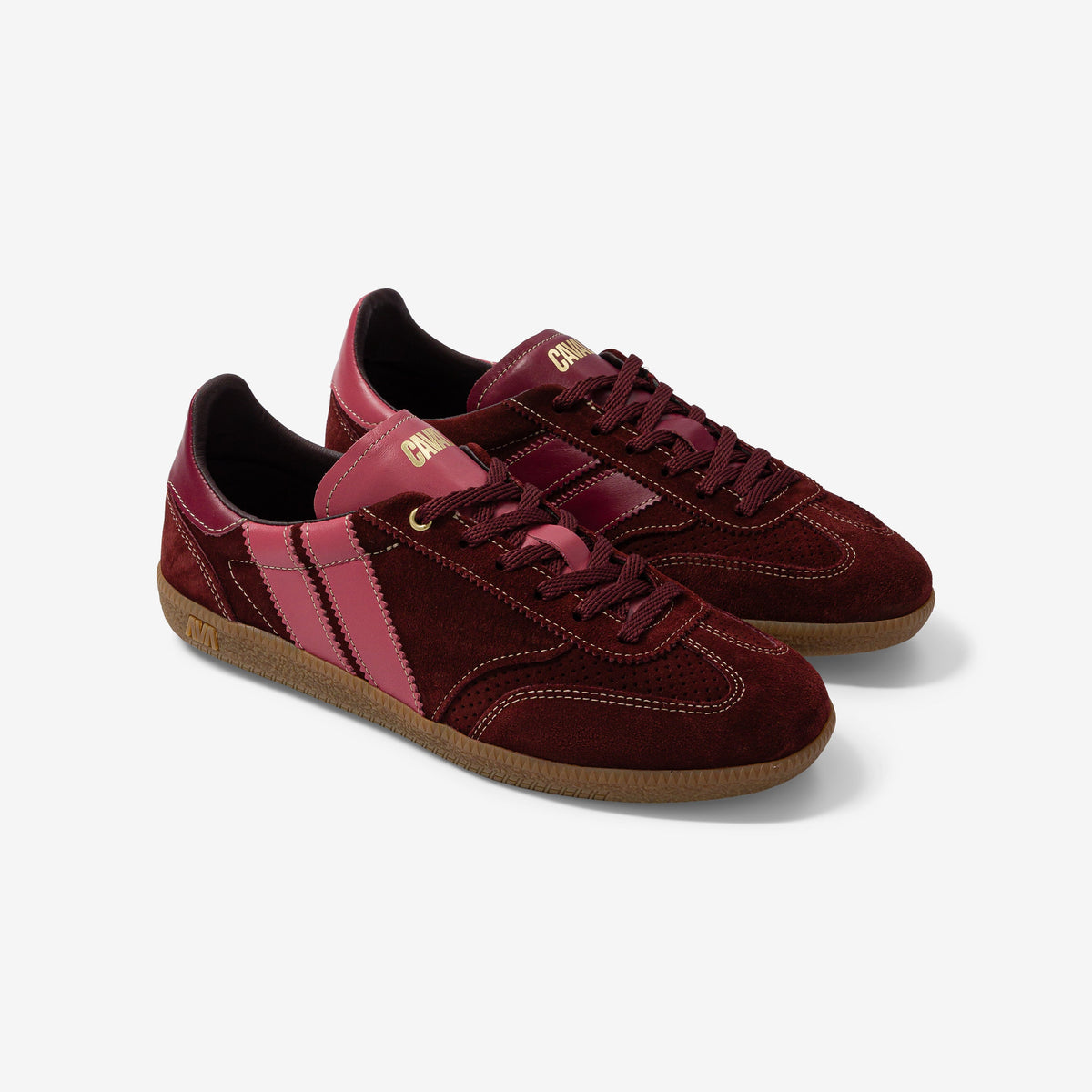 Caval – Baskets Pulse – Burgundy Crush, paire vue de trois quarts