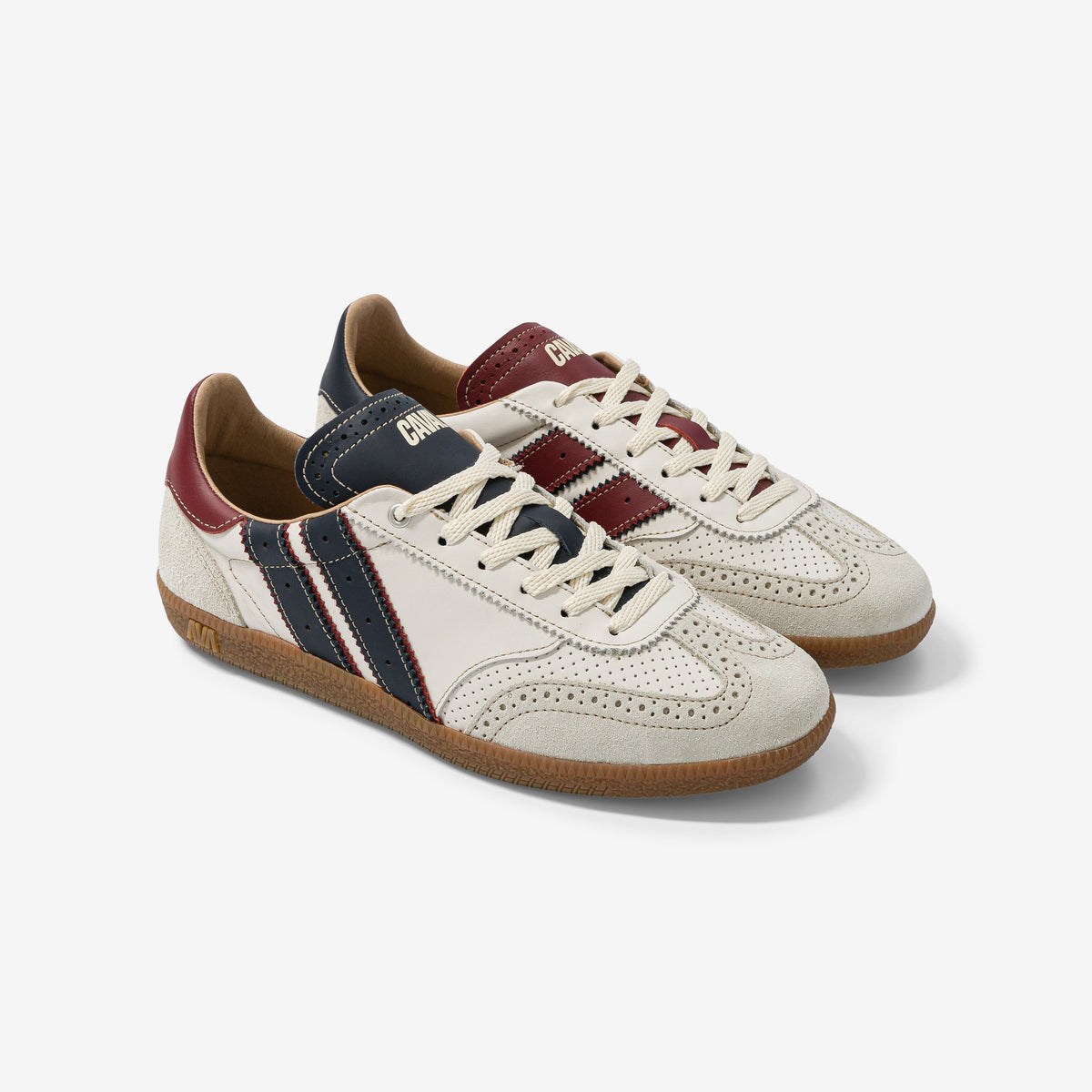 Caval – Baskets Pulse – White Crocket, paire vue de trois quarts