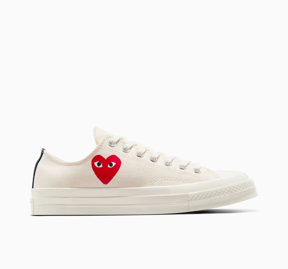 Comme Des Garçons Play x Converse - Small Heart Chuck 70 CDG OX - Milk/Black/Red - Chaussures - A08805C