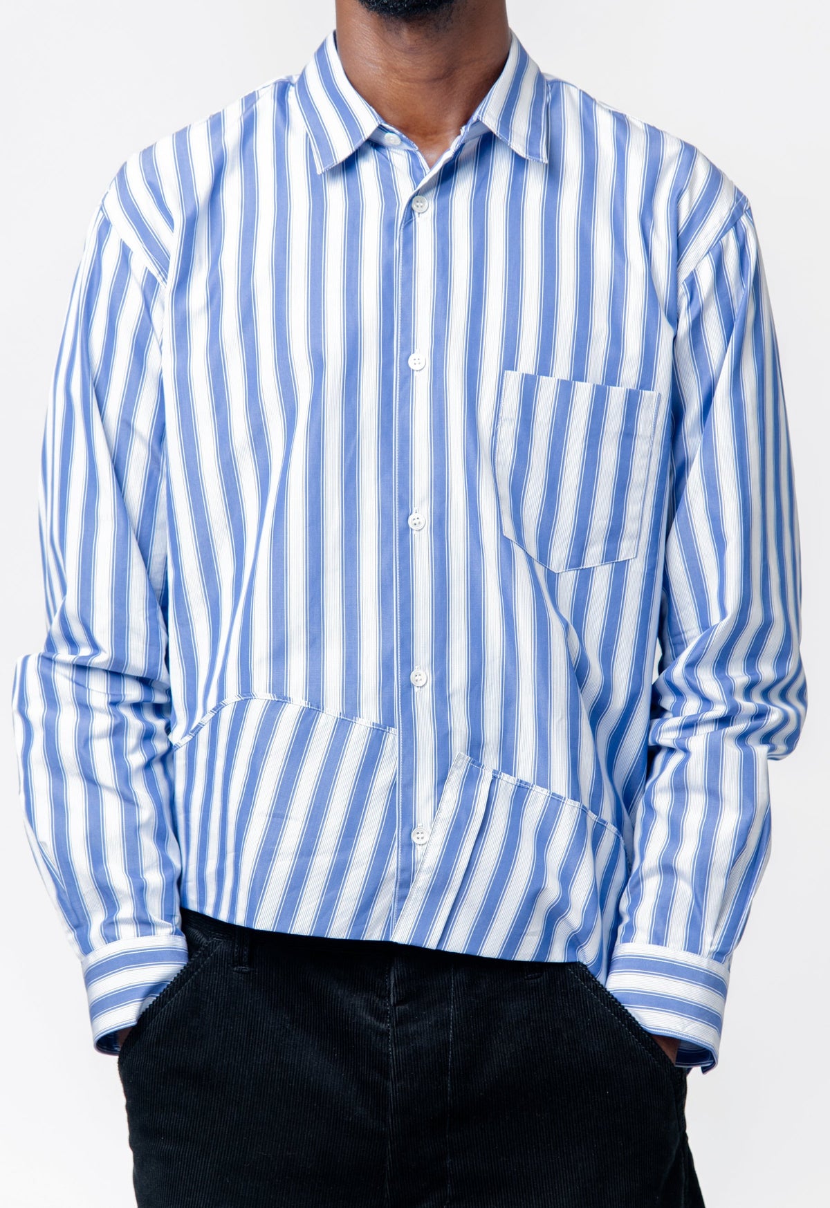 Comme des Garçons SHIRT - Folded Striped Shirt FN-B030-W24 - Blue, détail du devant plié