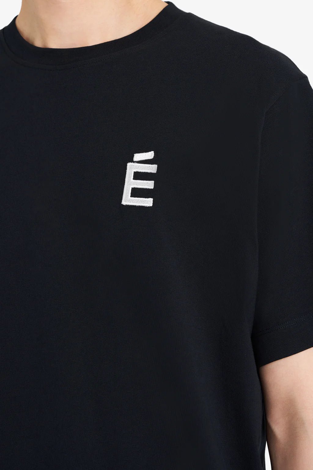 Etudes Studio - Regular T-shirt E - Noir - T-shirt - E25MMTSH100 - 99