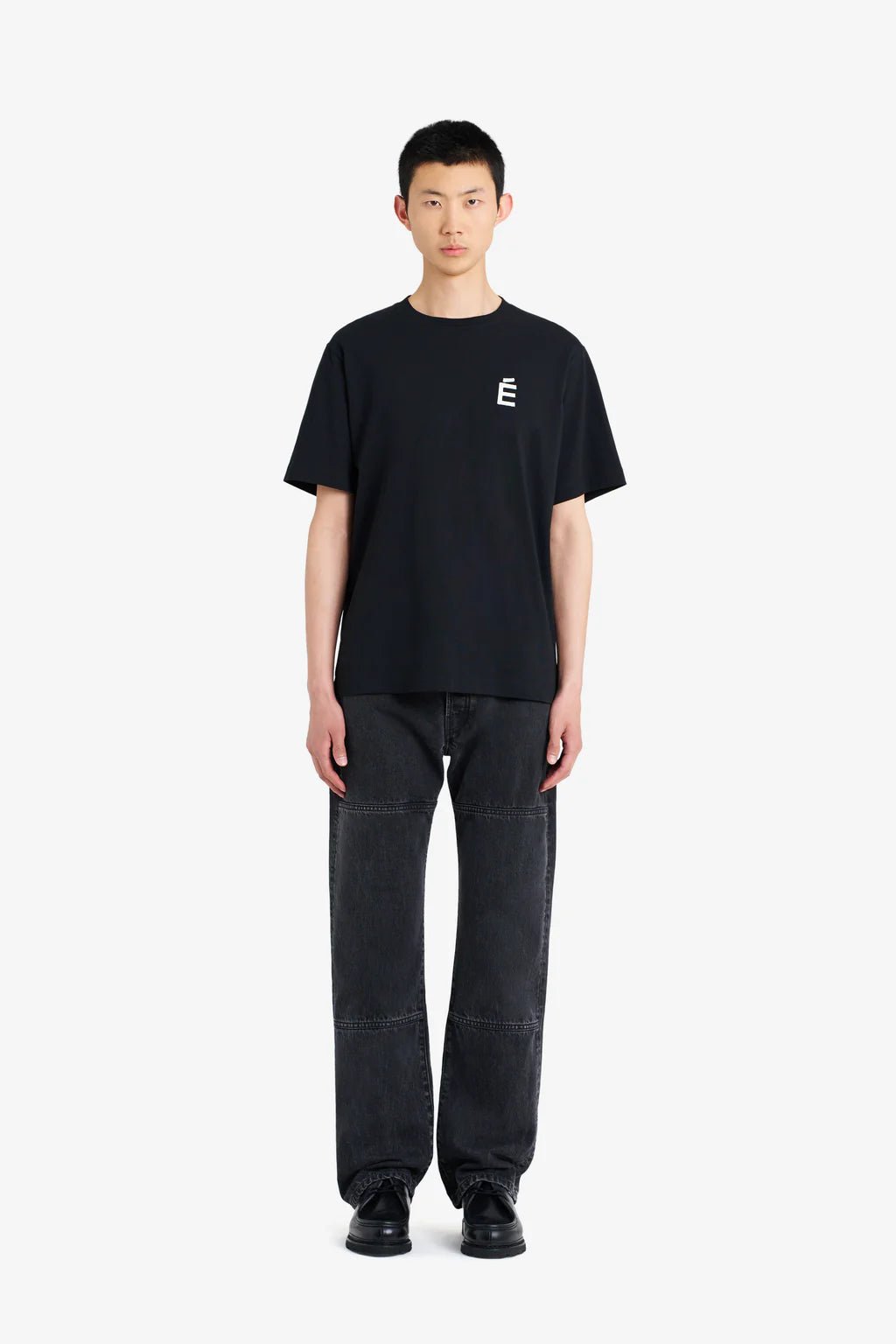 Etudes Studio - Regular T-shirt E - Noir - T-shirt - E25MMTSH100 - 99